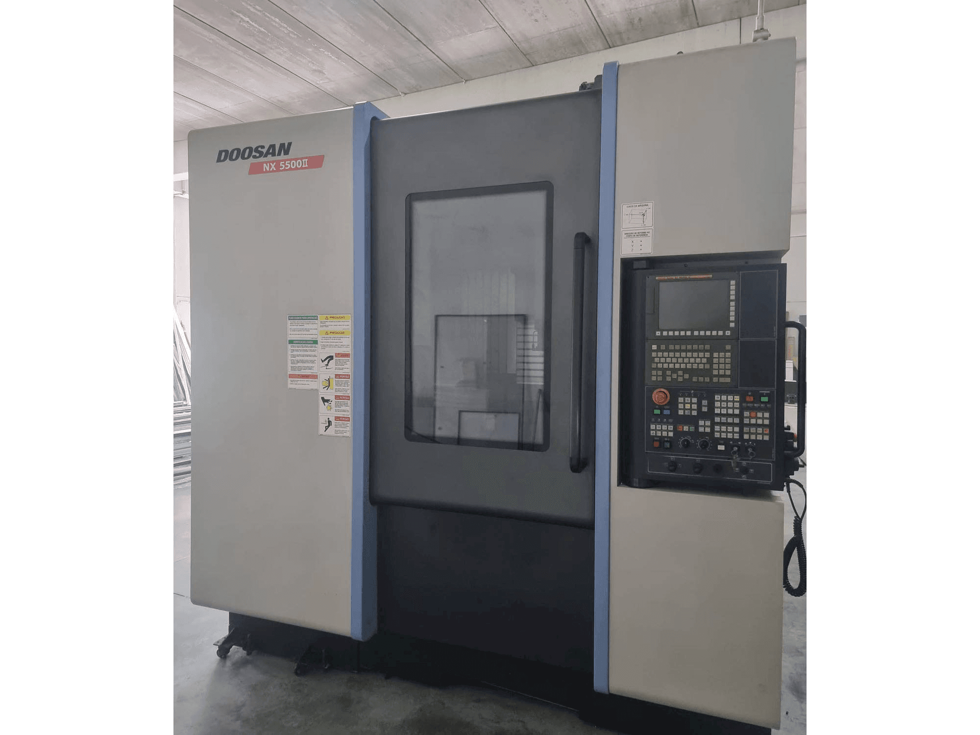 Vista frontale della macchina Doosan Nx5500 Ii