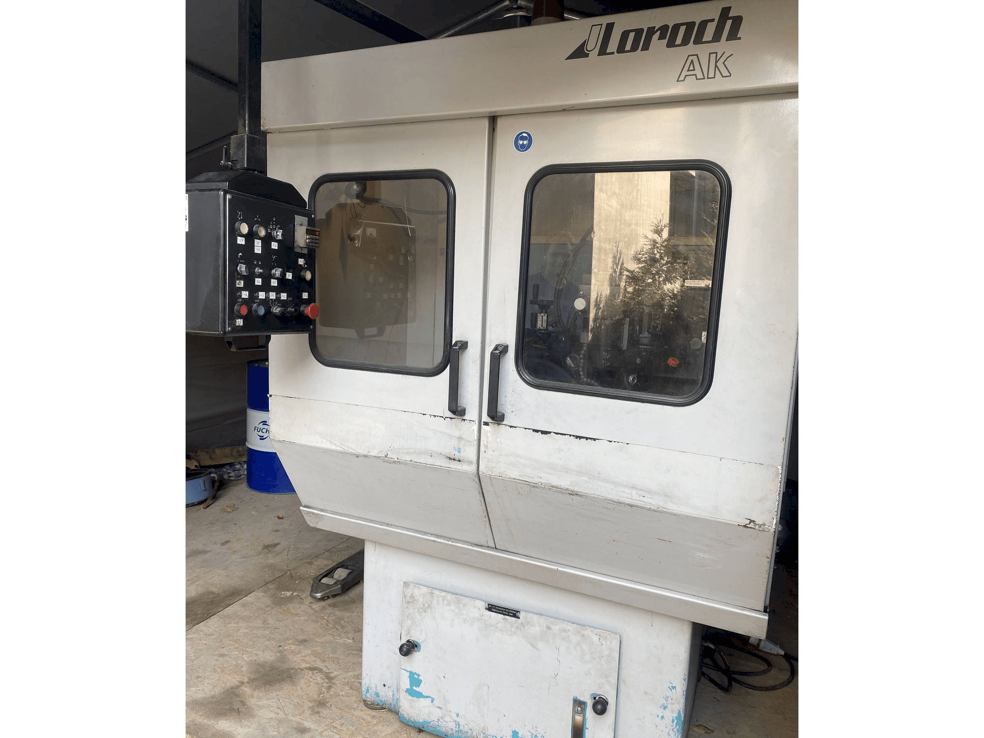 Vista frontale della macchina Loroch AK