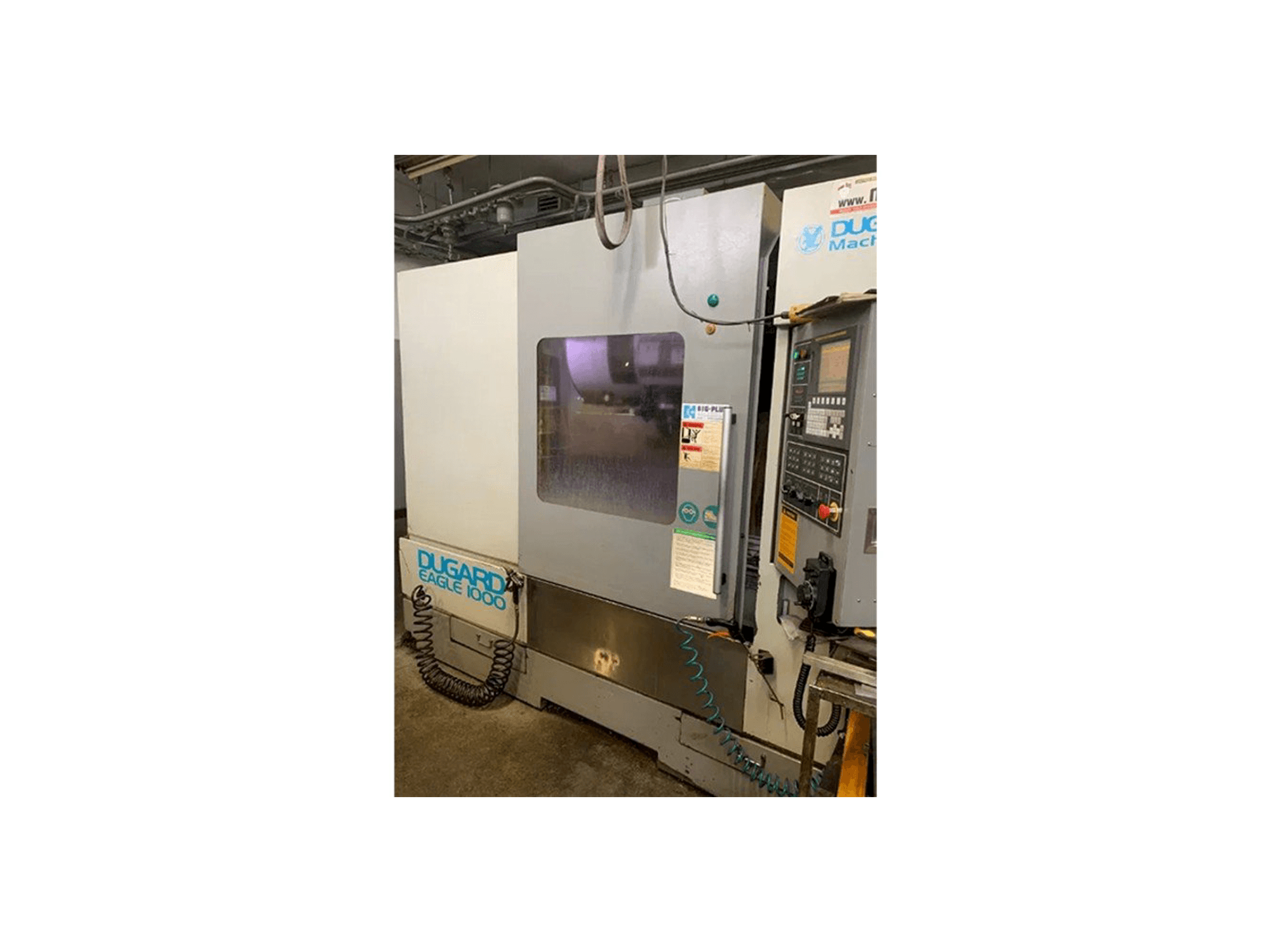 Vista frontale della macchina Dugard Eagle 1000