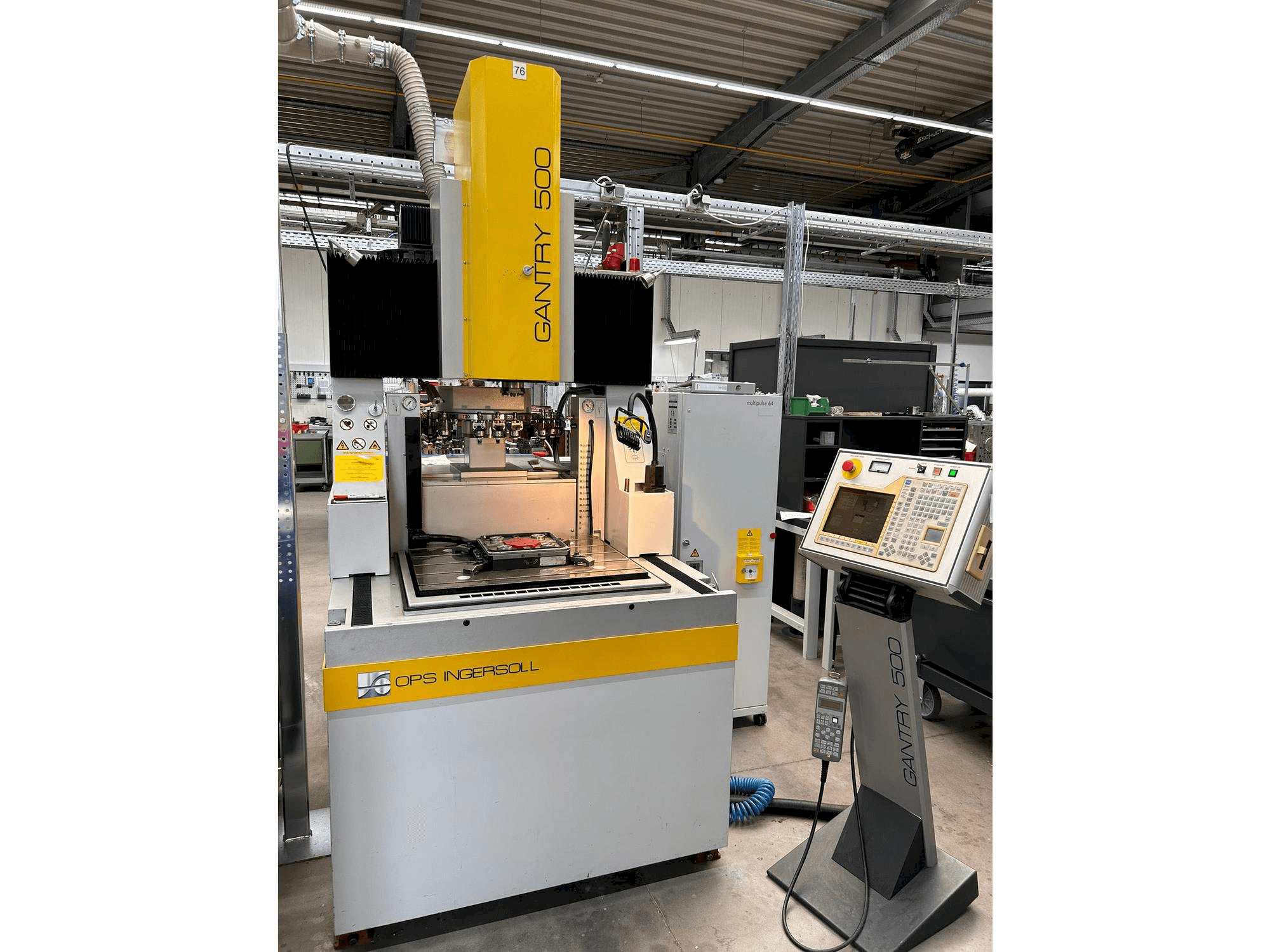 Vista frontale della macchina OPS-INGERSOLL Gantry 500