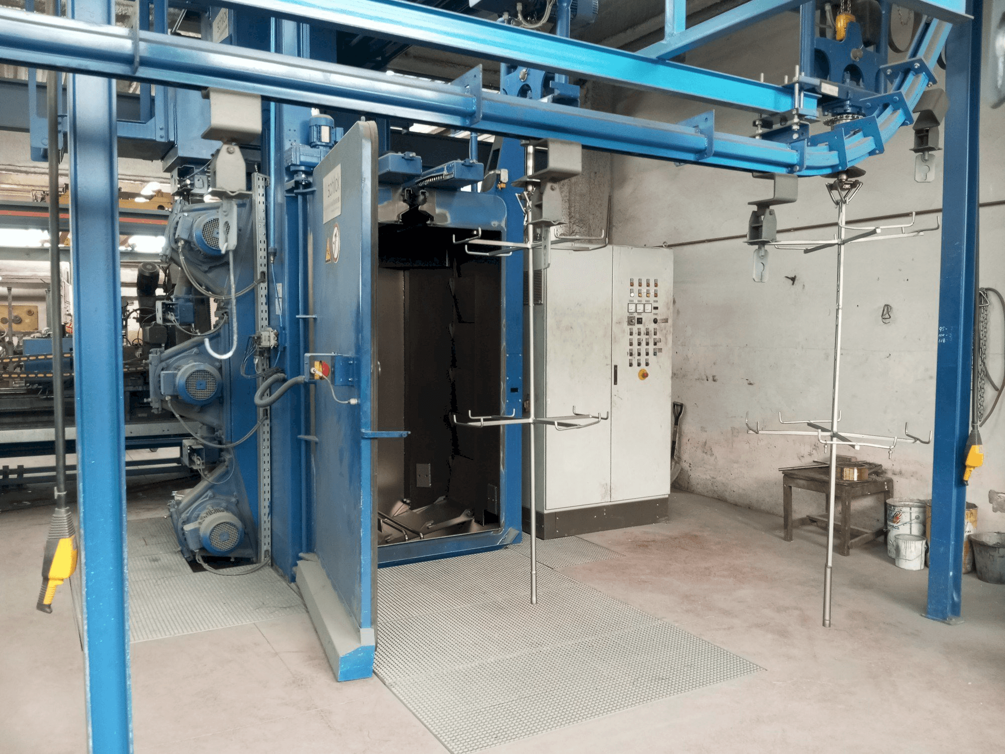 Vista frontale della macchina WHEELABRATOR SCHLICK HB 12/20