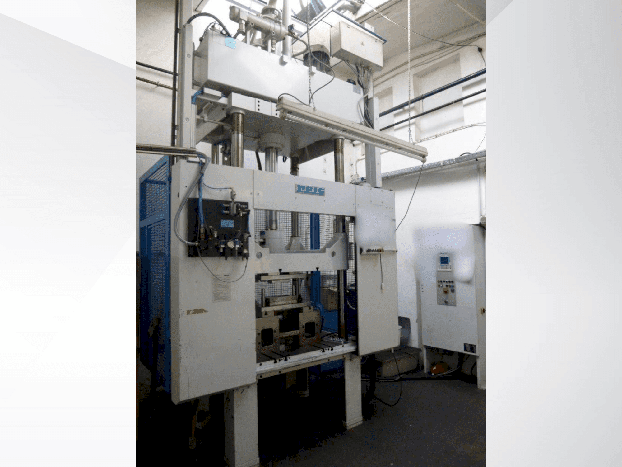 Vista frontale della macchina Reis SEP10-30 DIII