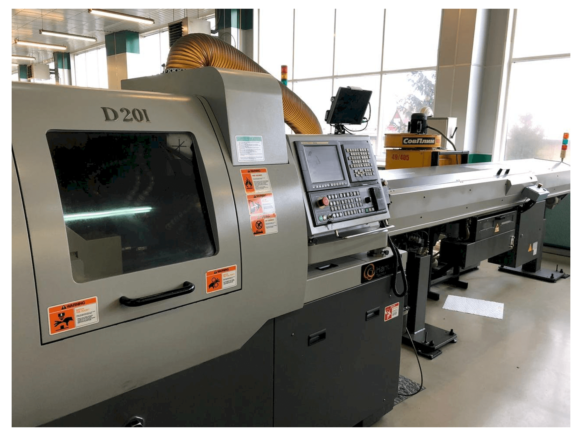 Vista frontale della macchina Hanwha XD20M