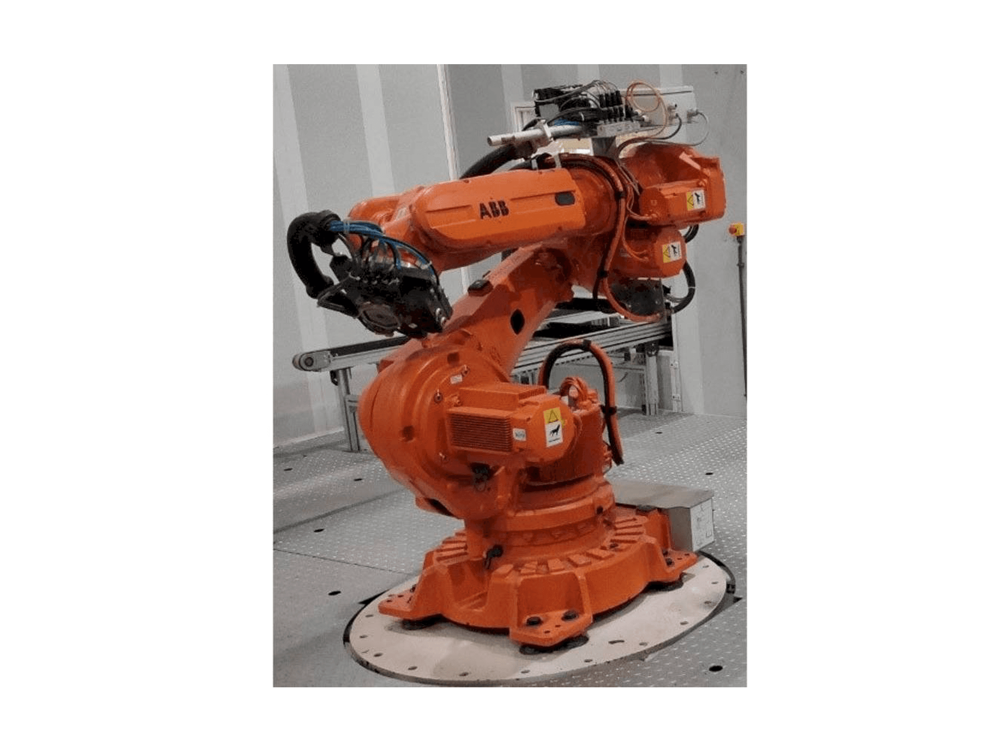 Vista frontale della macchina ABB IRB 6620-150/2.2