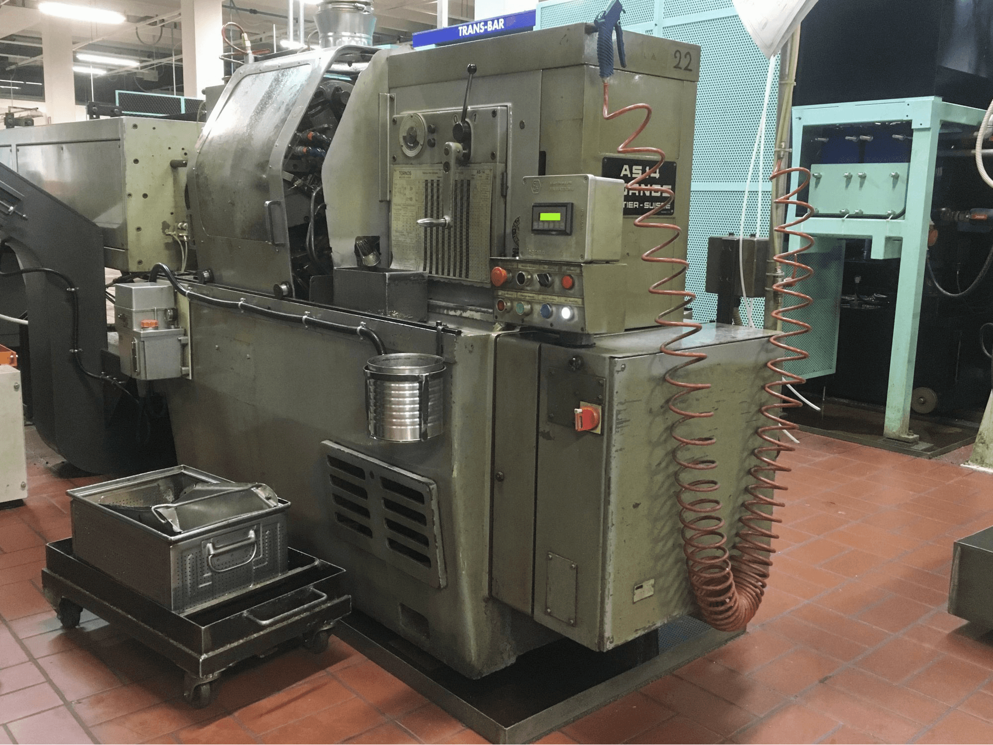 Vista lato destro della macchina Tornos AS-14