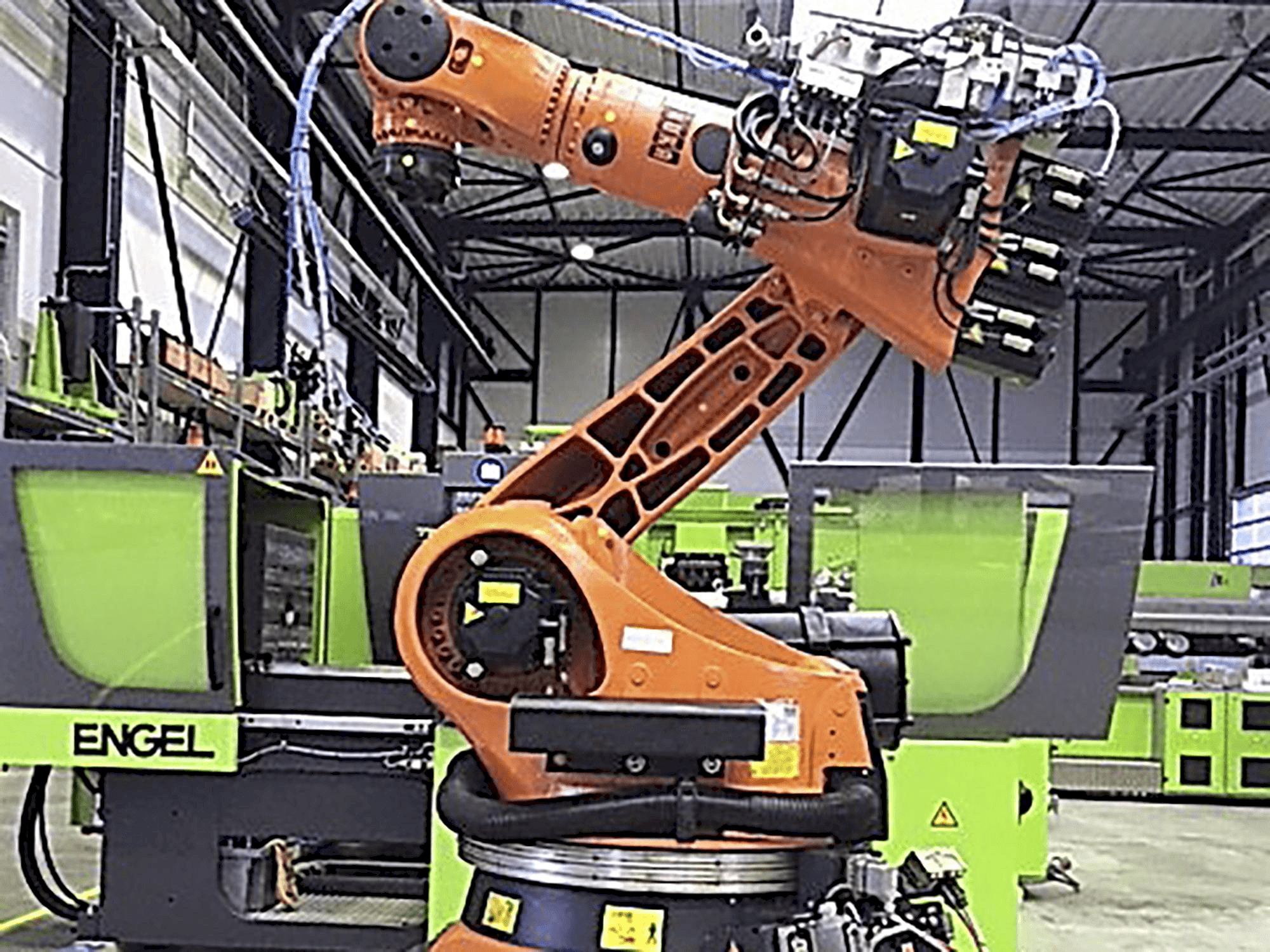 Vista frontale della macchina KUKA KR210