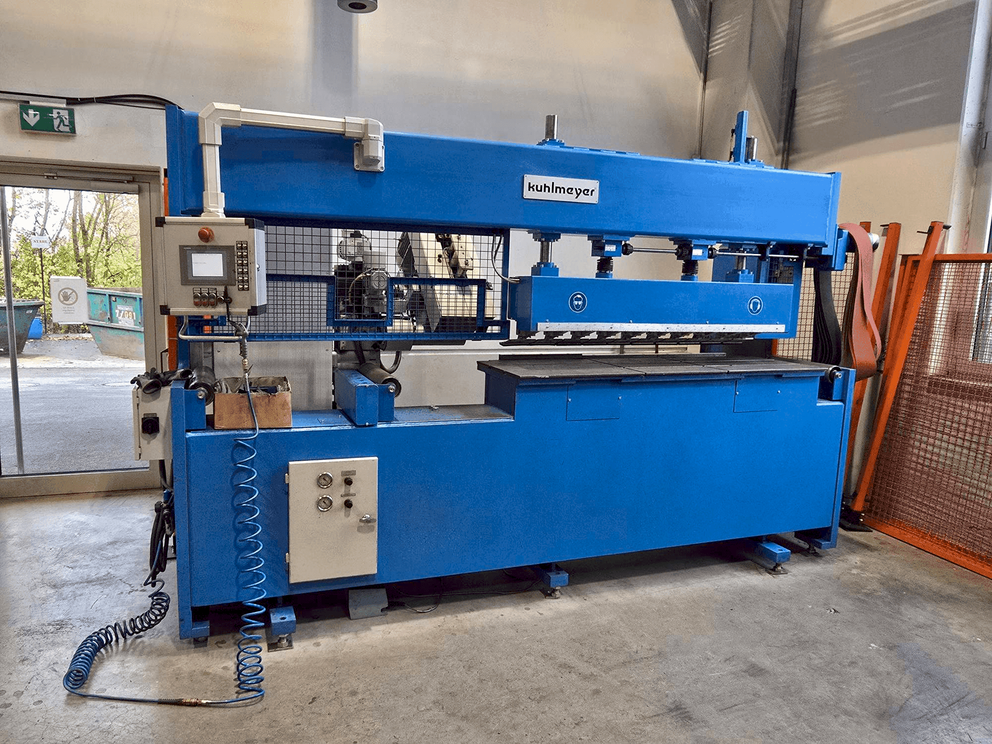 Vista frontale della macchina KUHLMEYER Fasen Fix 4.1-1500