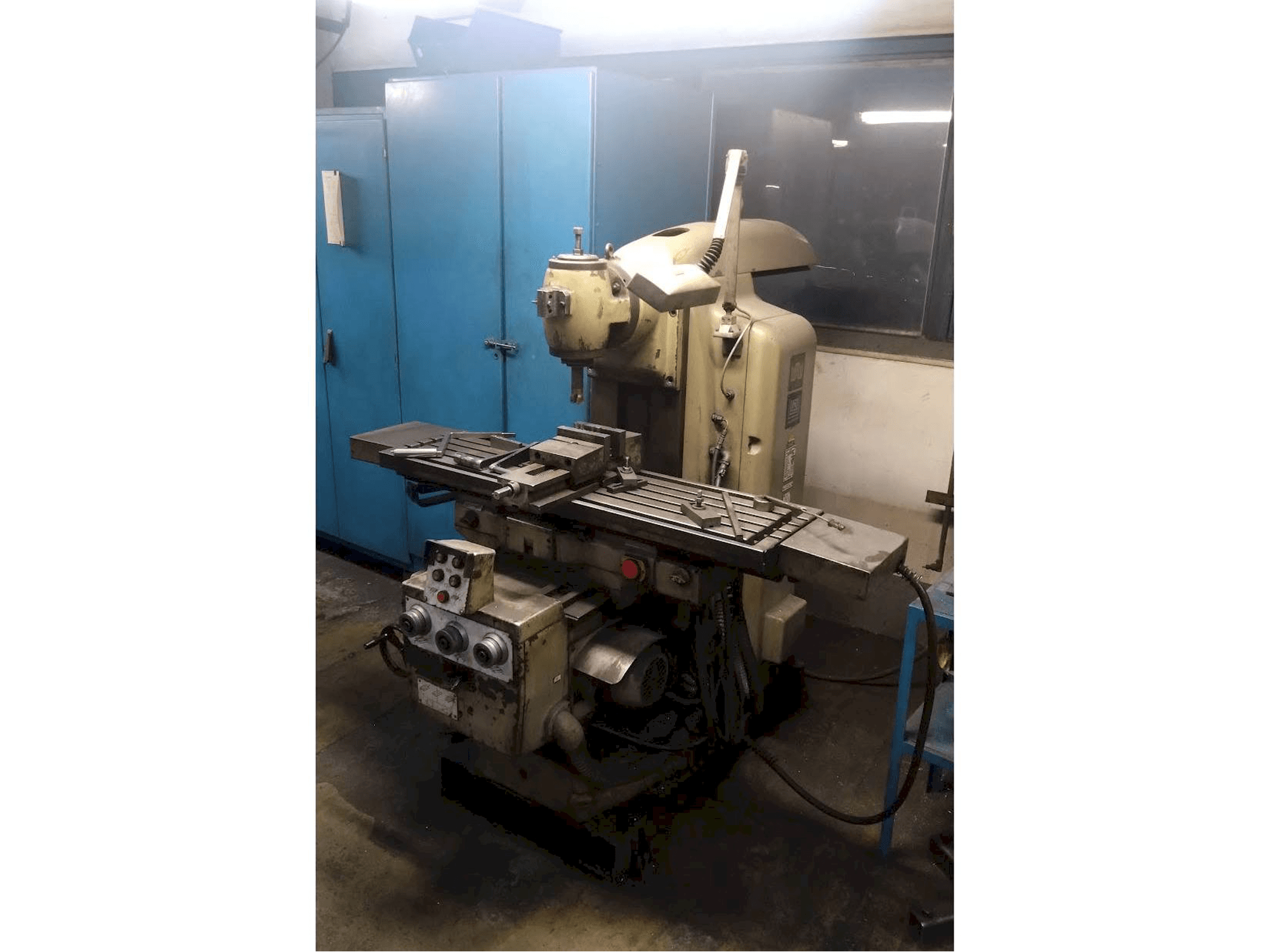 Vista frontale della macchina FU 250x1000