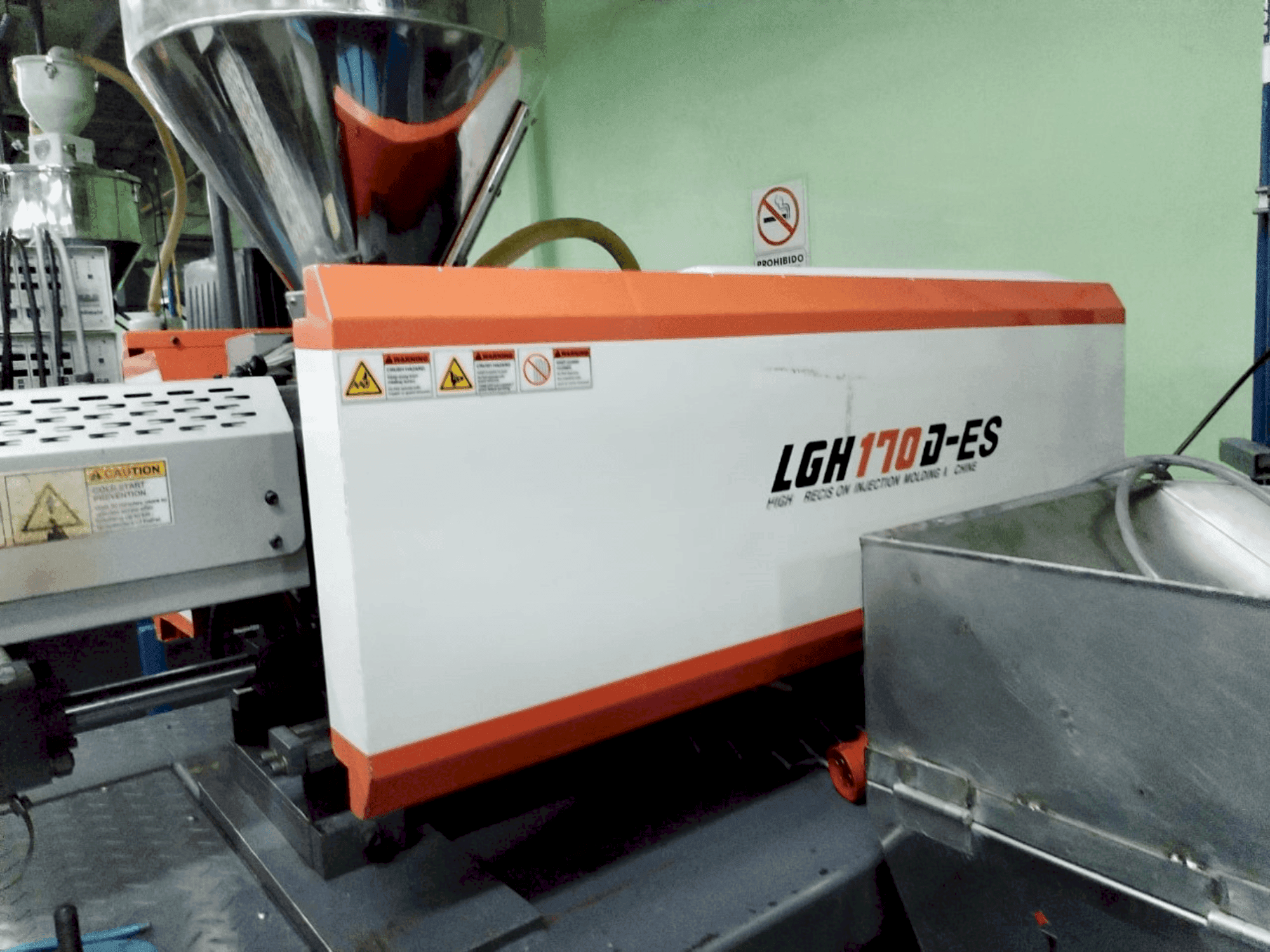 Vista frontale della macchina LS MTRON LGH 170D-ES