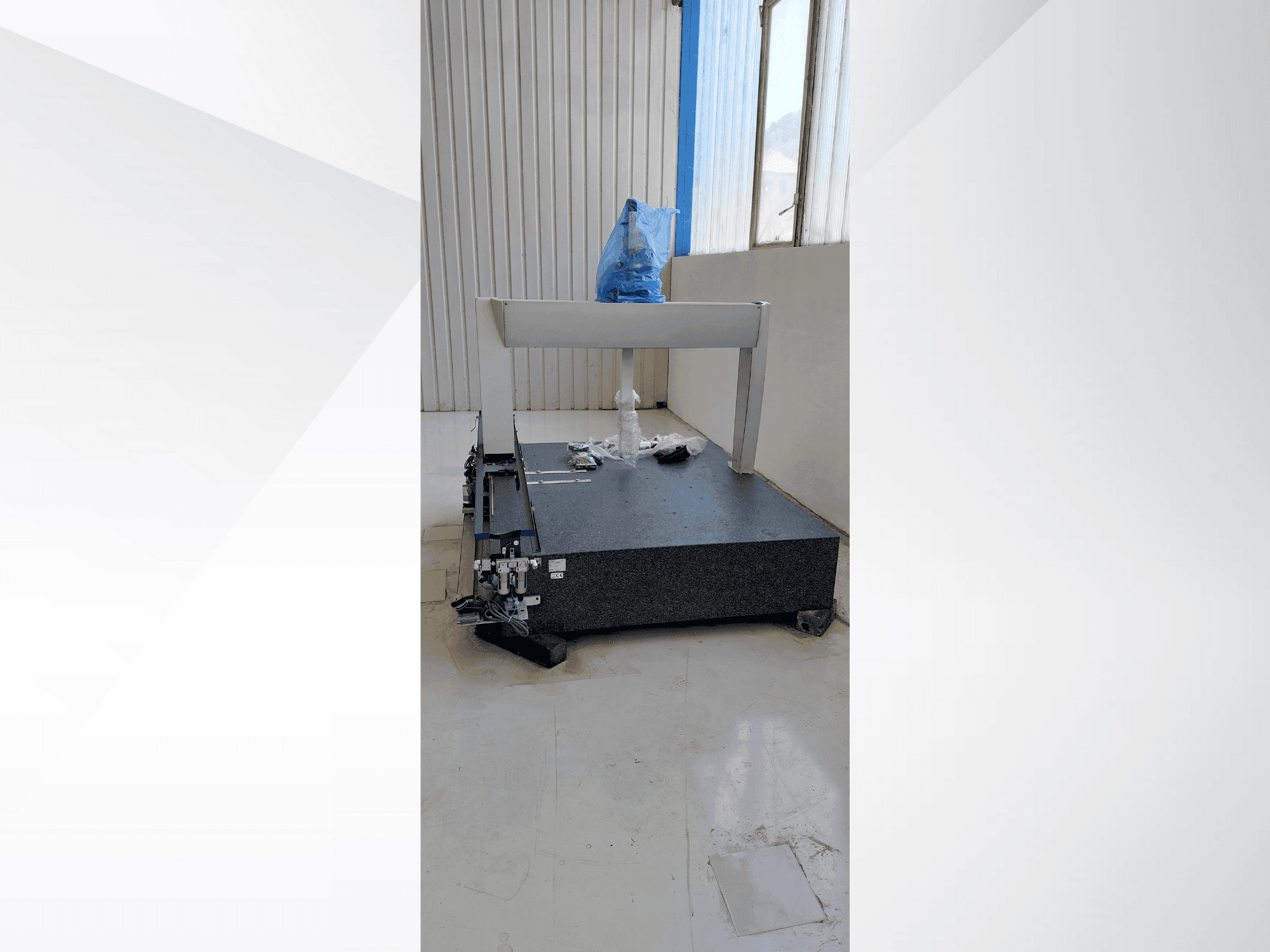 Vista frontale della macchina ZEISS SPECTRUM 10/16/6