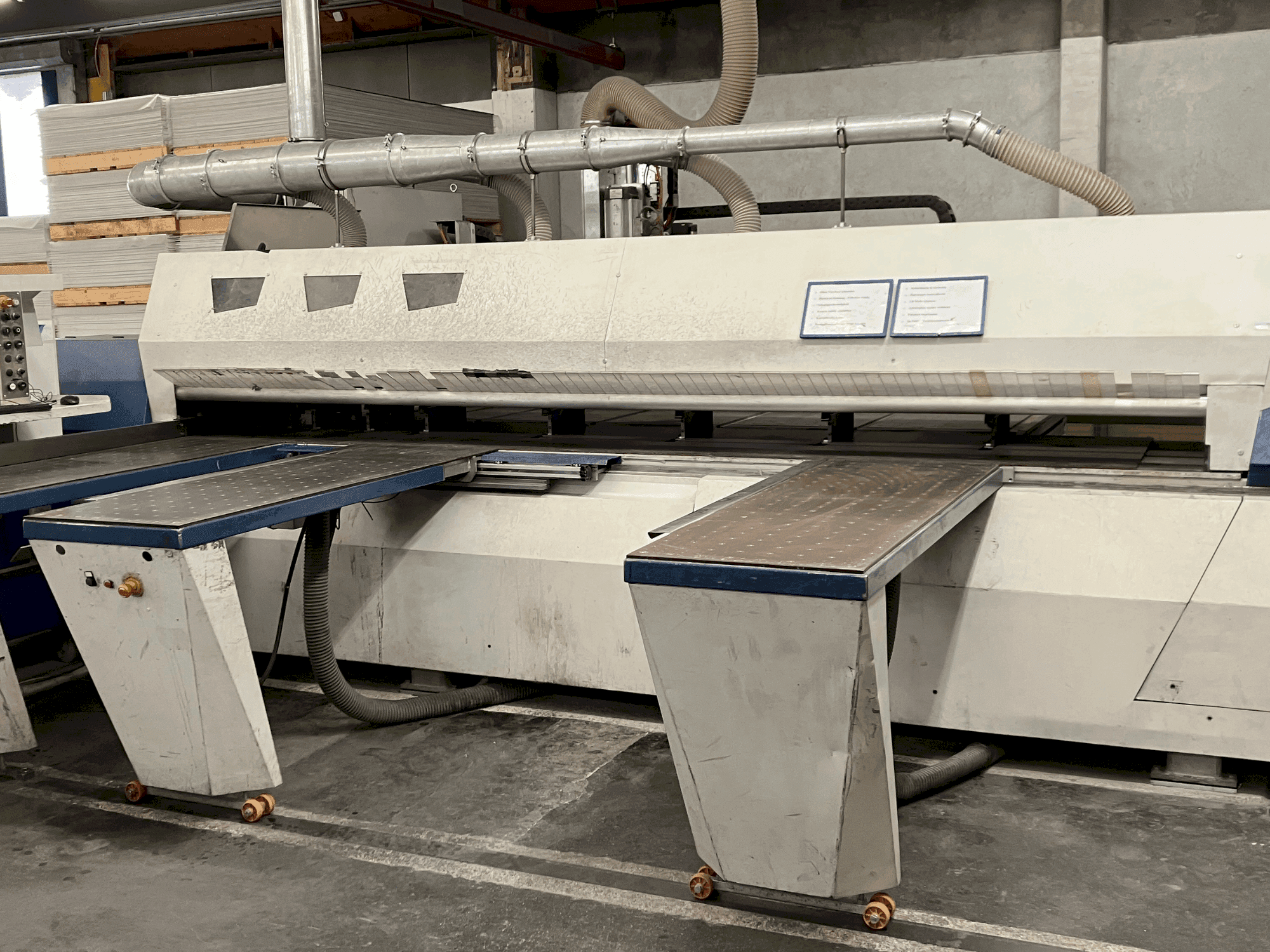 Vista frontale della macchina PANHANS 2006