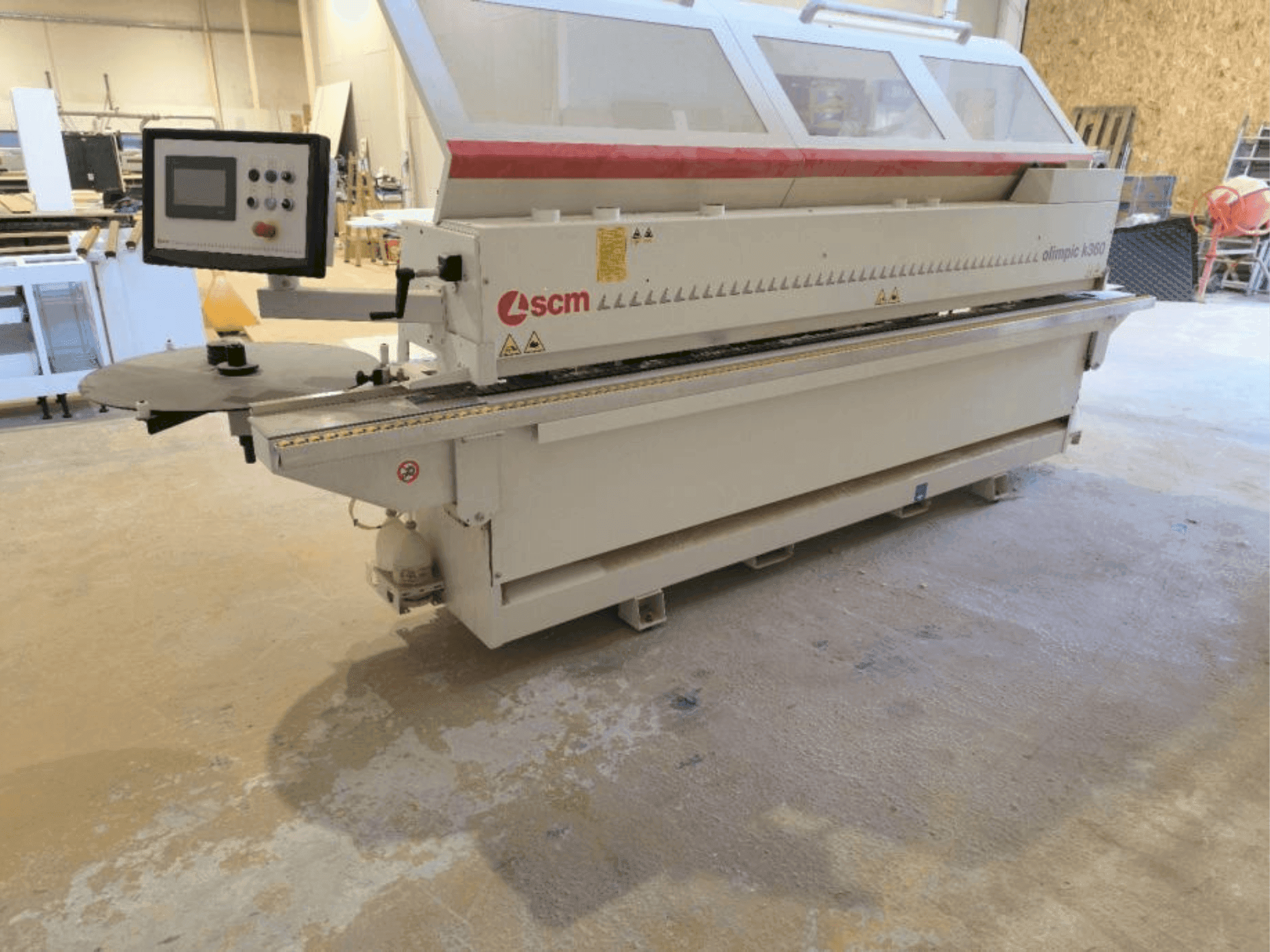 Vista frontale della macchina SCM Olimpic K360