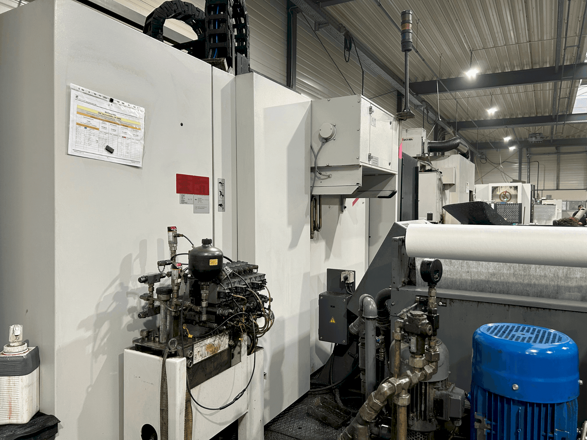 Vista frontale della macchina STAMA MC 326 TWIN