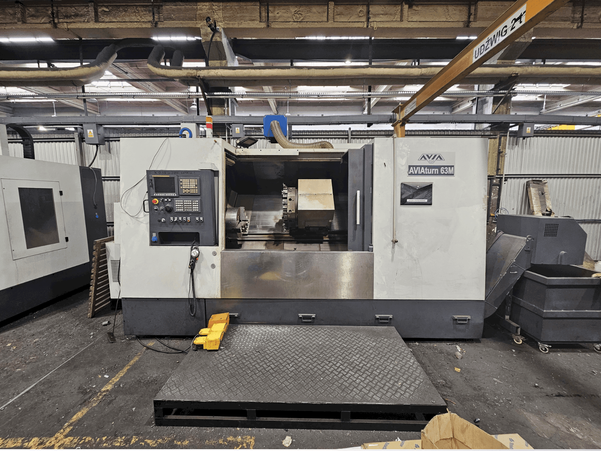 Vista frontale della macchina Avia Turn 63M