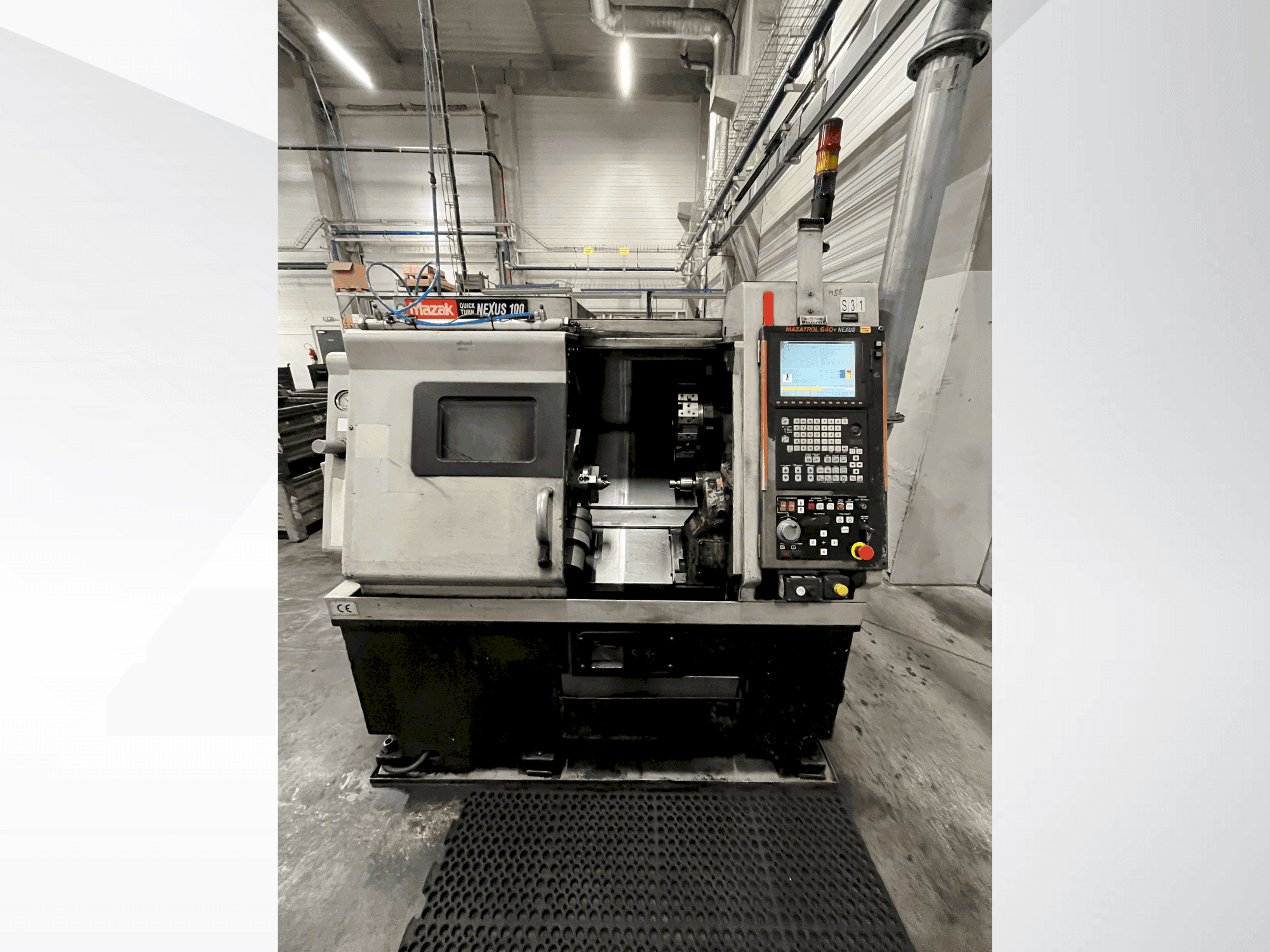 Vista frontale della macchina Mazak Quick Turn Nexus 100