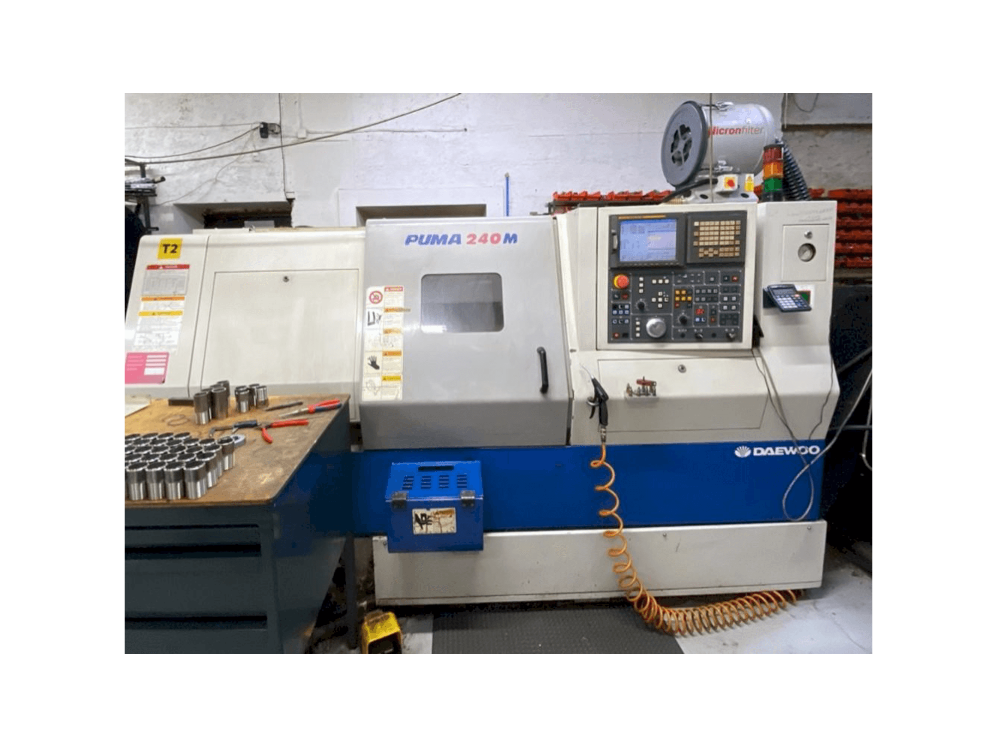 Vista frontale della macchina DAEWOO PUMA 240MB