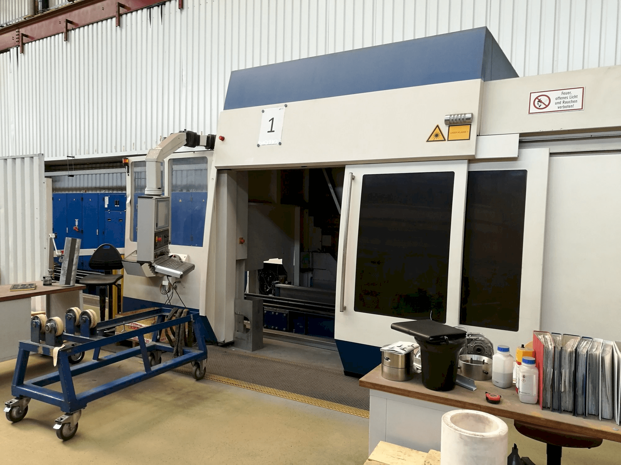 Vista frontale della macchina Trumpf DMD505
