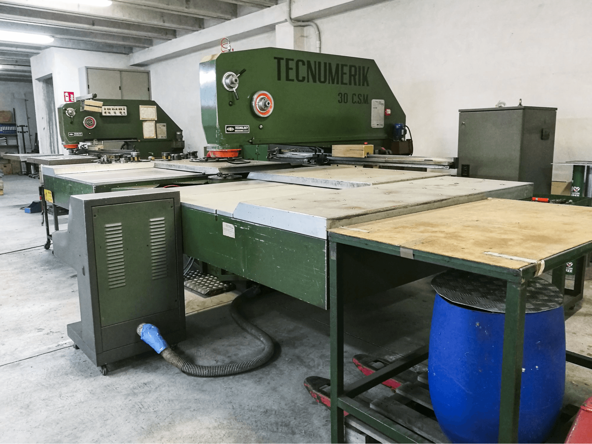 Vista lato destro della macchina Tecnology Tecnumerik 30 C.S.M.