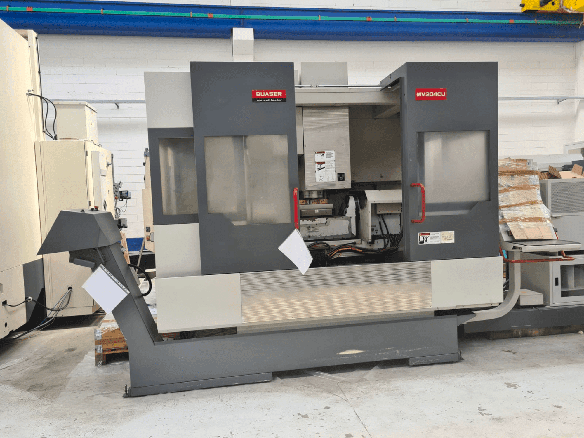 Vista frontale della macchina Quaser MV204-CU/12