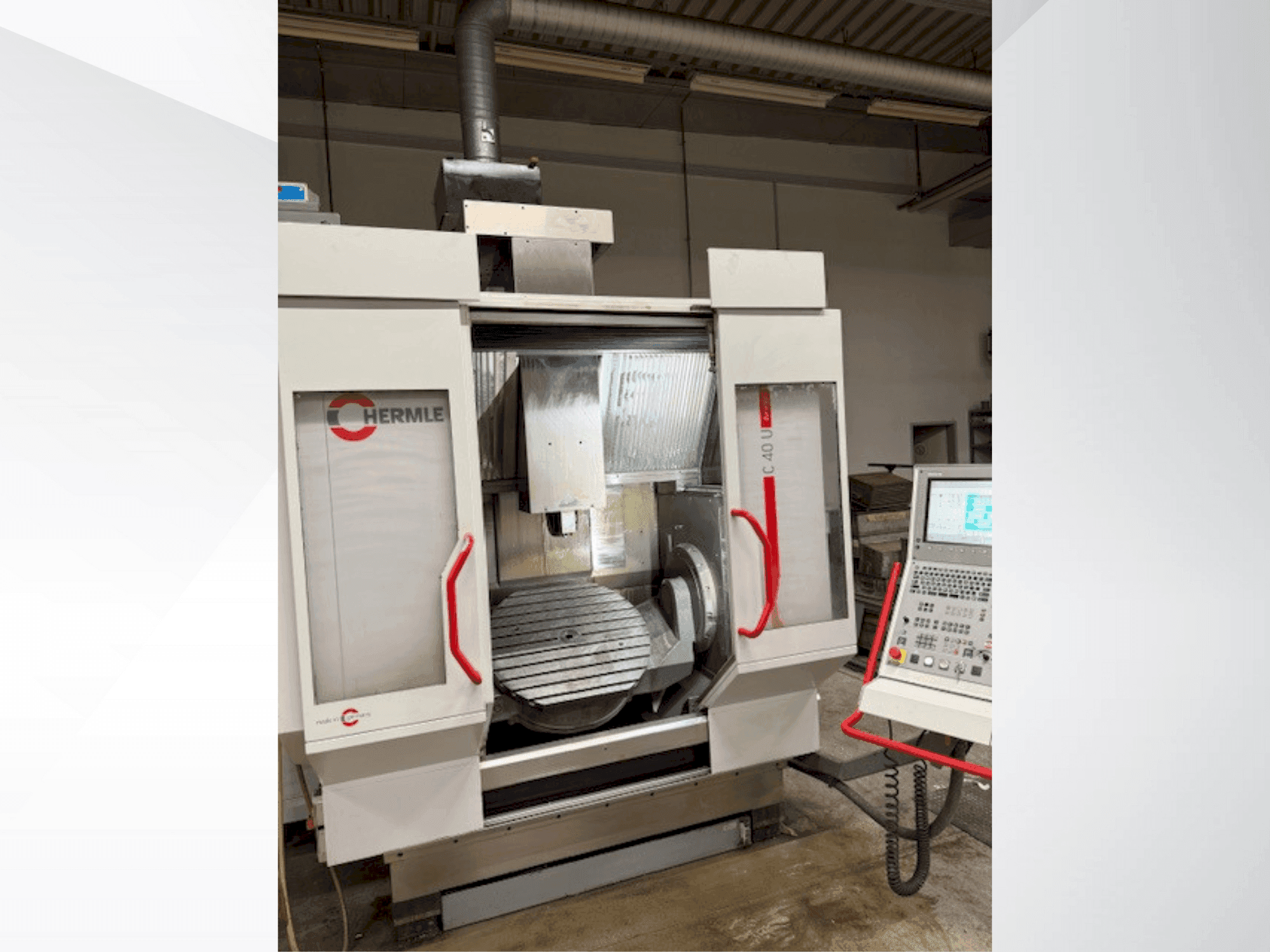Vista frontale della macchina HERMLE C40 Dynamic