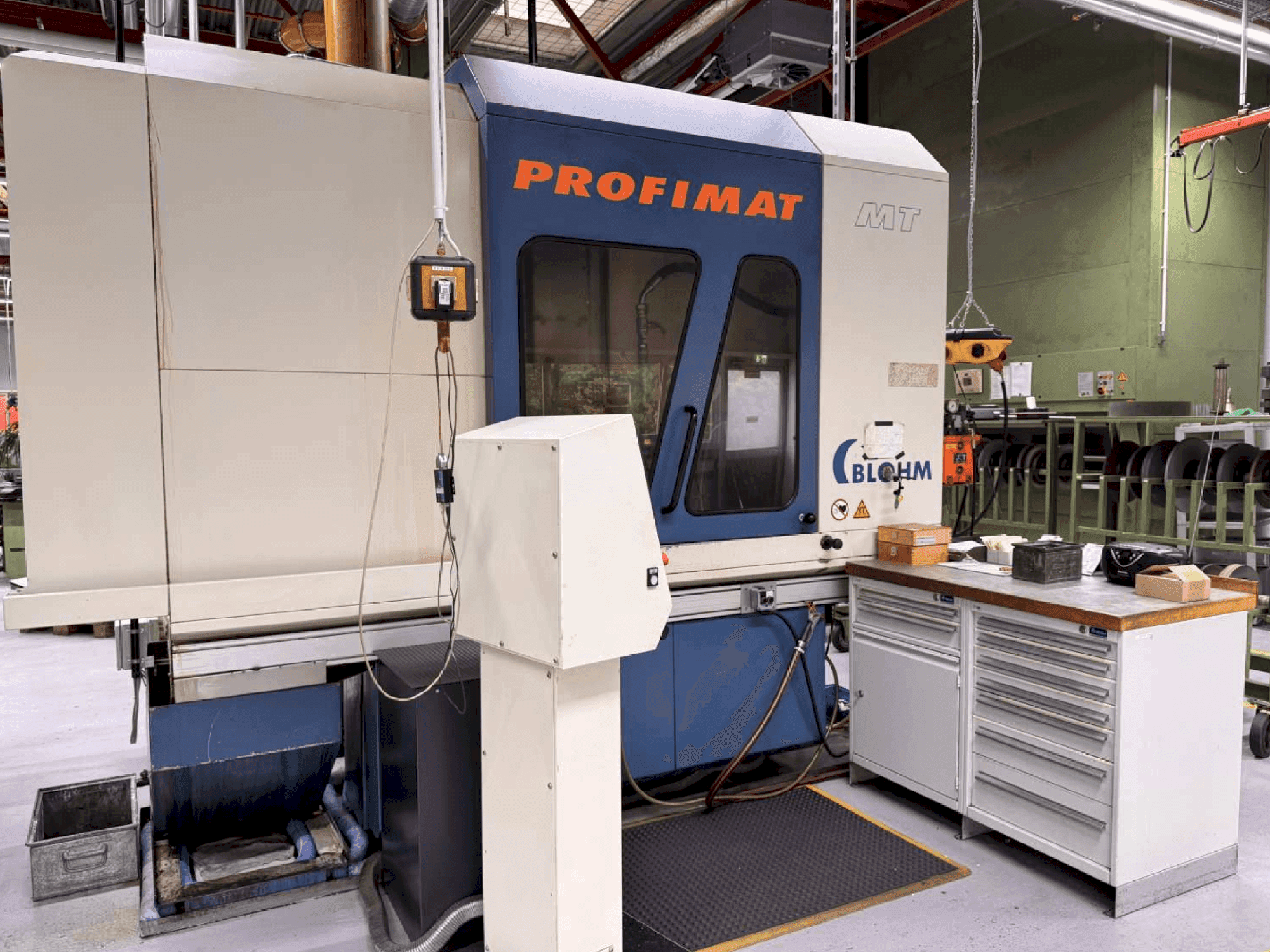 Vista frontale della macchina BLOHM Profimat MT 408