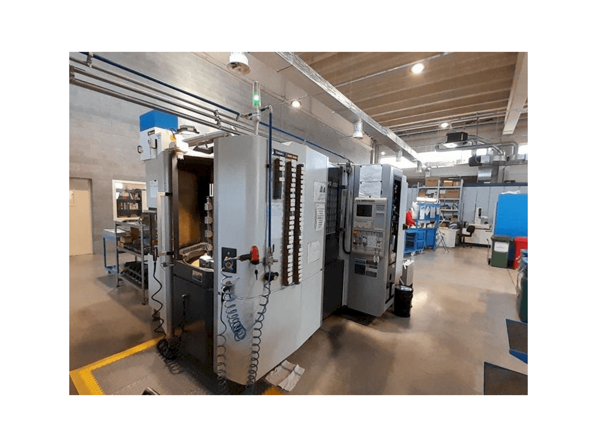 Vista frontale della macchina DMG NHX 4000