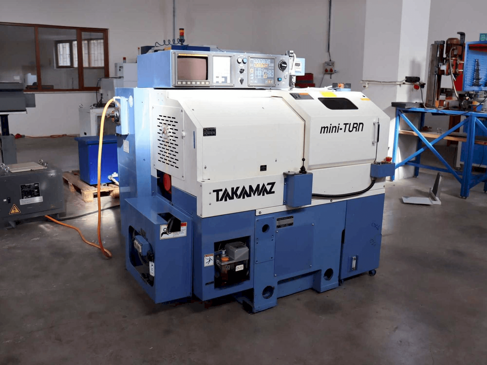 Vista frontale della macchina Takamaz mini-Turn