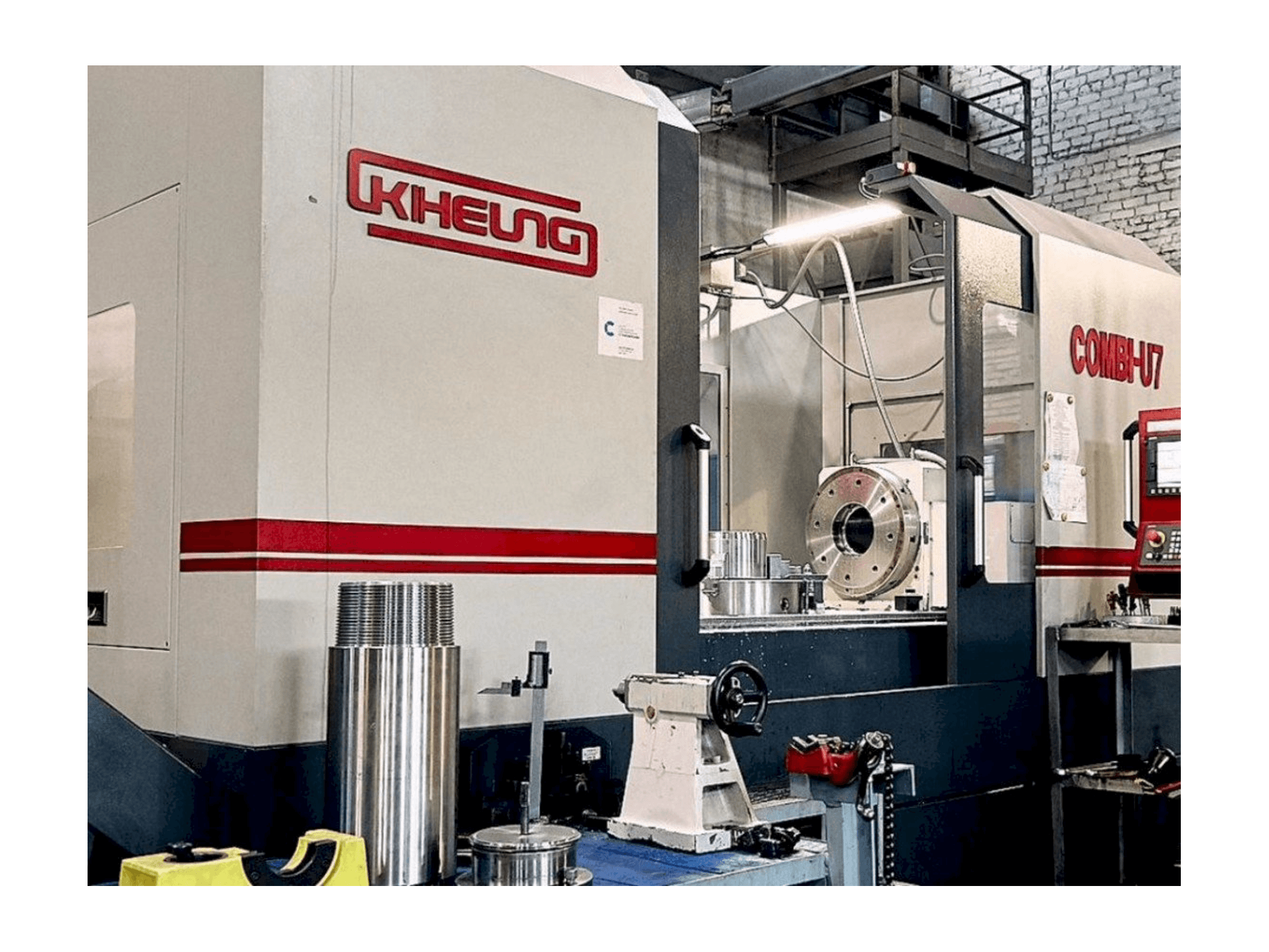 Vista frontale della macchina KIHEUNG COMBI-U7