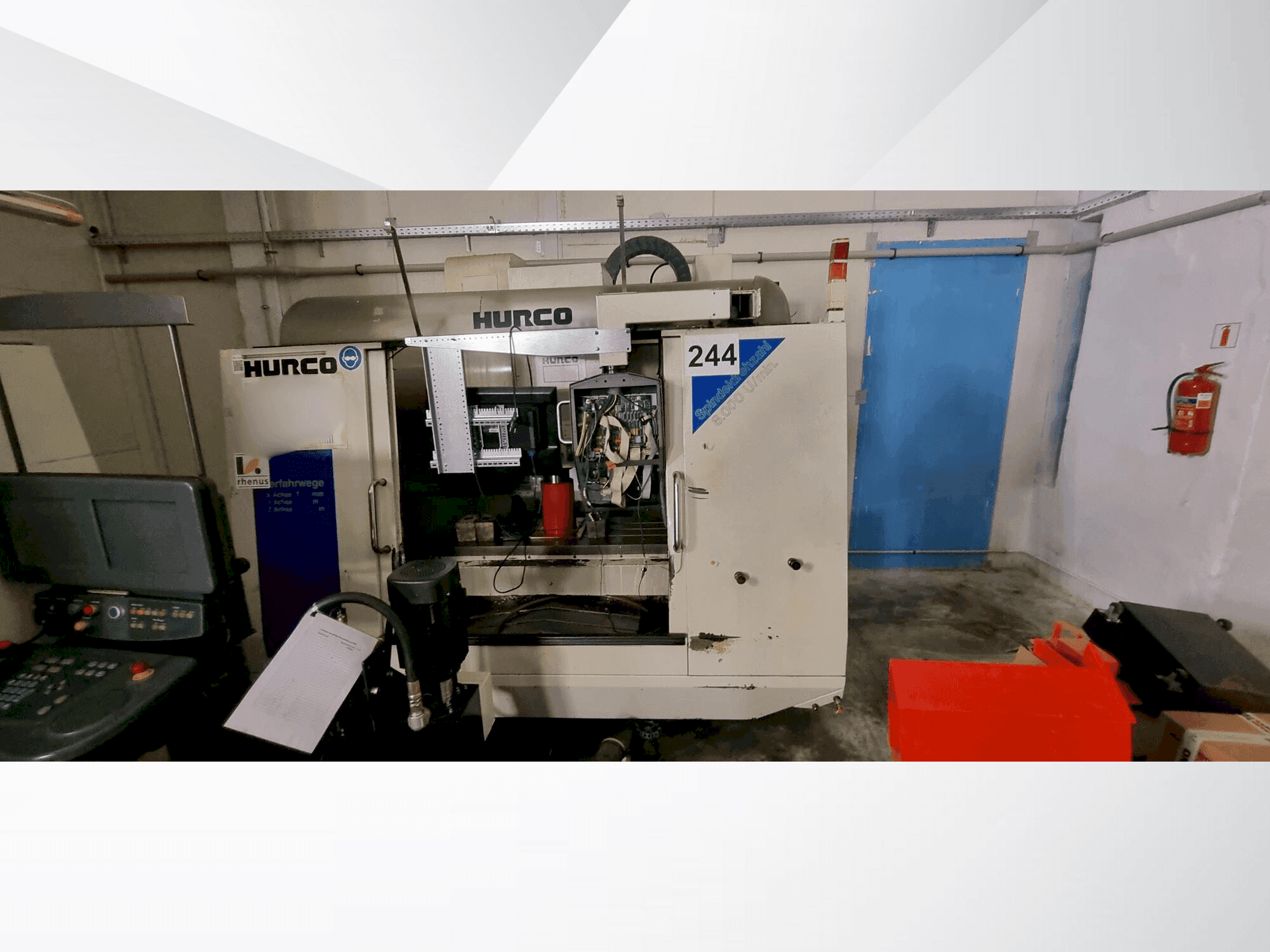 Vista frontale della macchina Hurco VM2