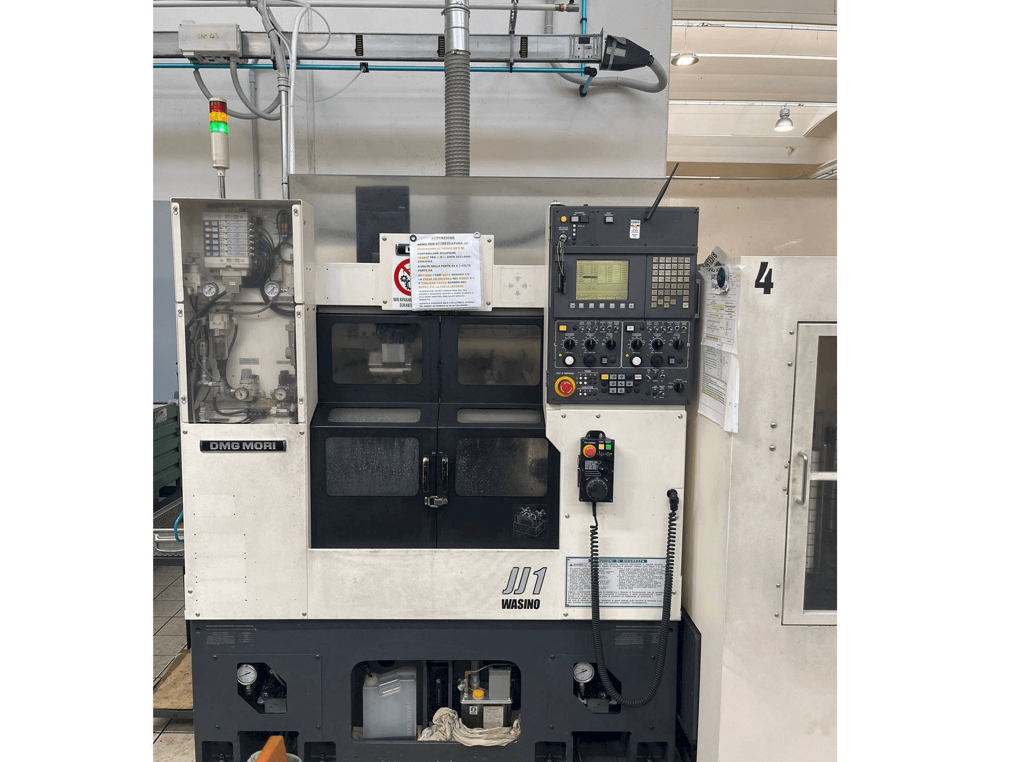 Vista frontale della macchina DMG MORI JJ-1 A