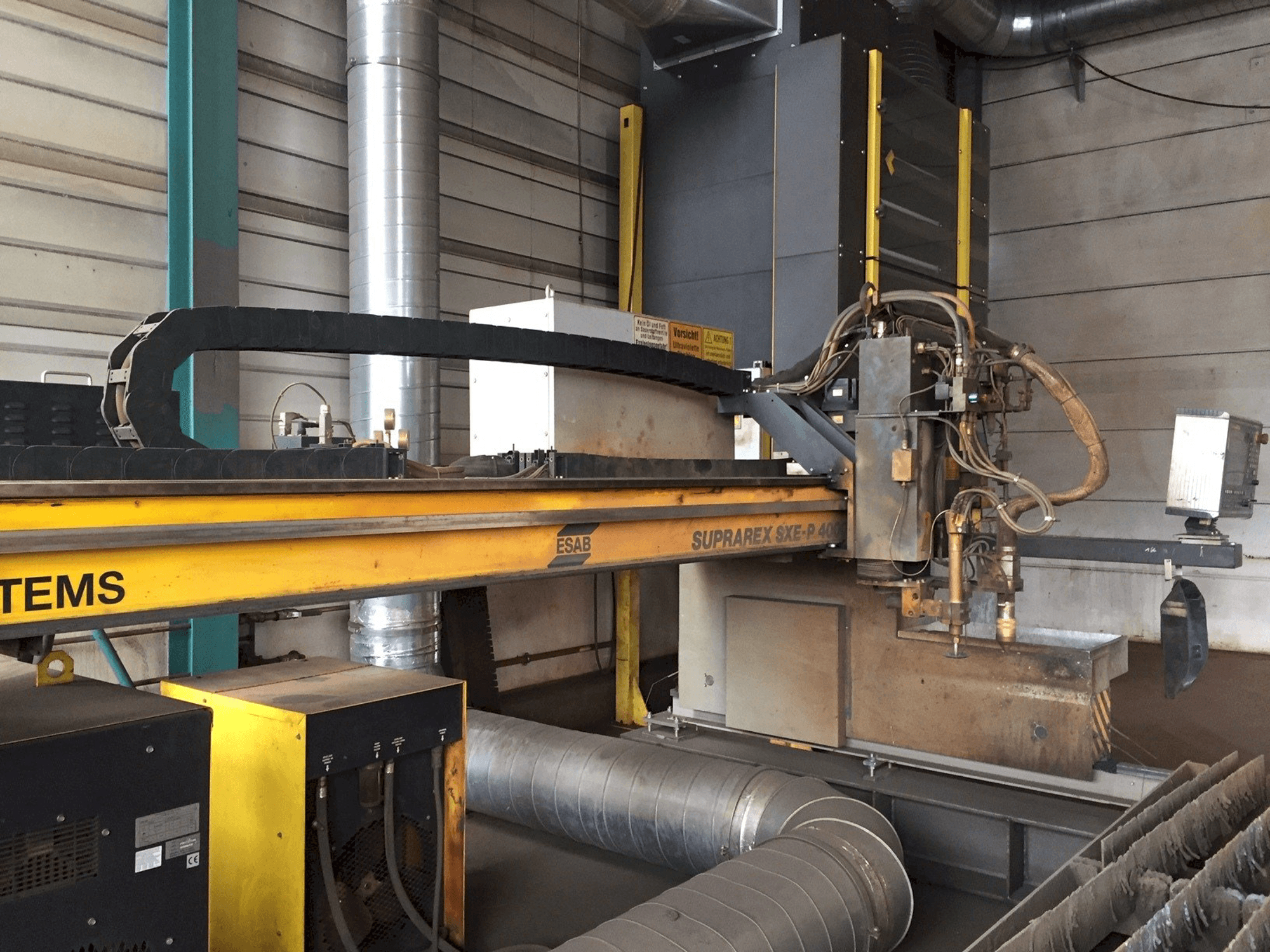 Vista frontale della macchina ESAB SUPRAREX SXE-P1 4000