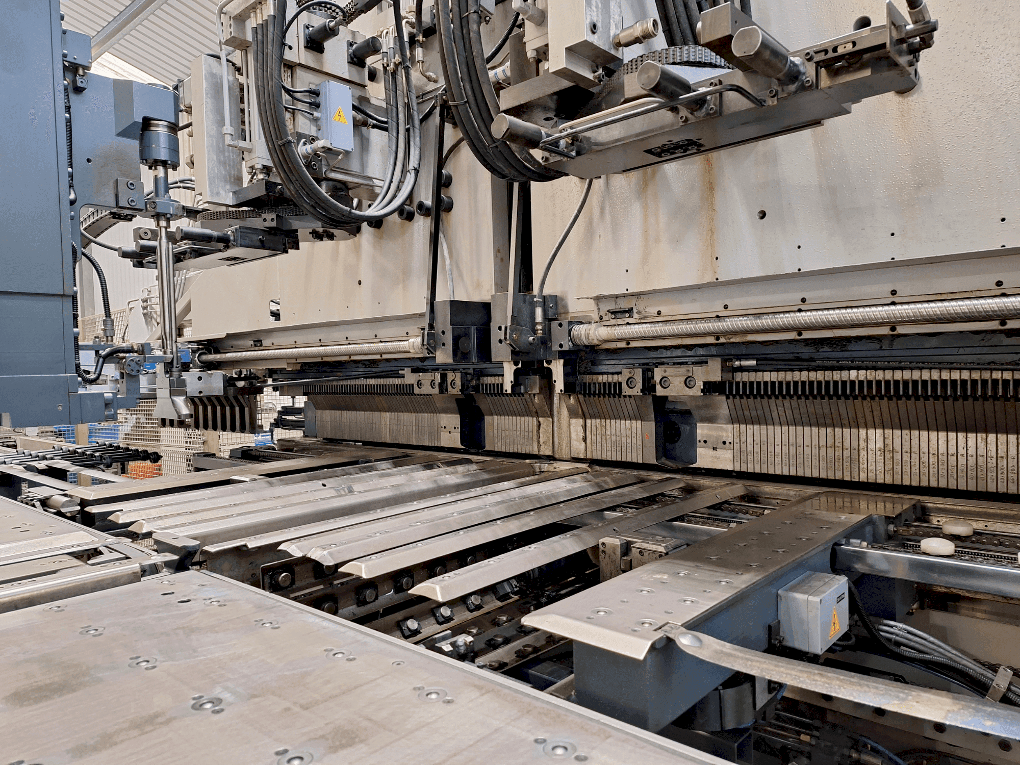 Vista frontale della macchina Salvagnini P4-2220