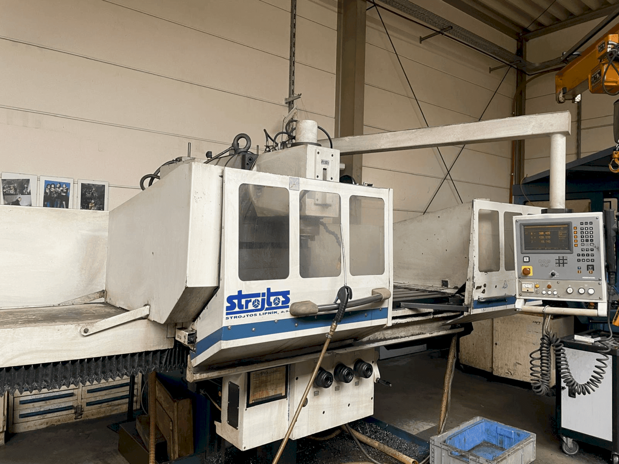 Vista frontale della macchina Strojtos FGS 63 NCP