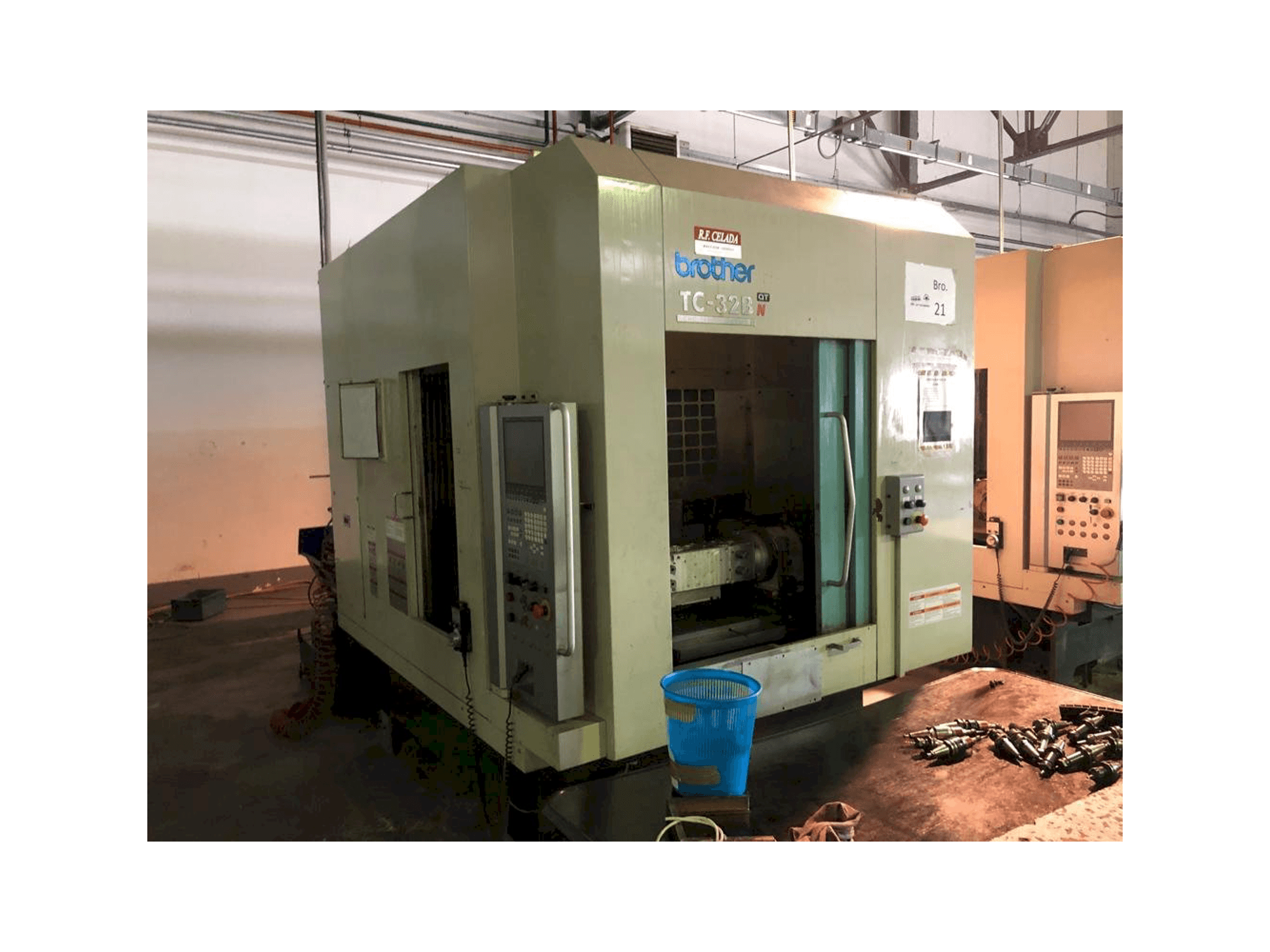 Vista frontale della macchina Brother TC 32B