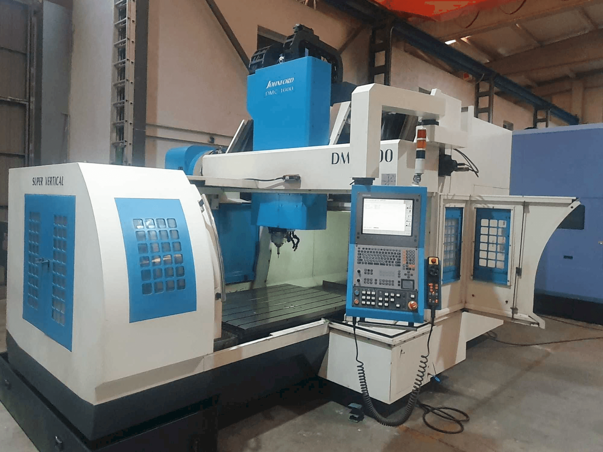 Vista frontale della macchina Johnford DMC-1600