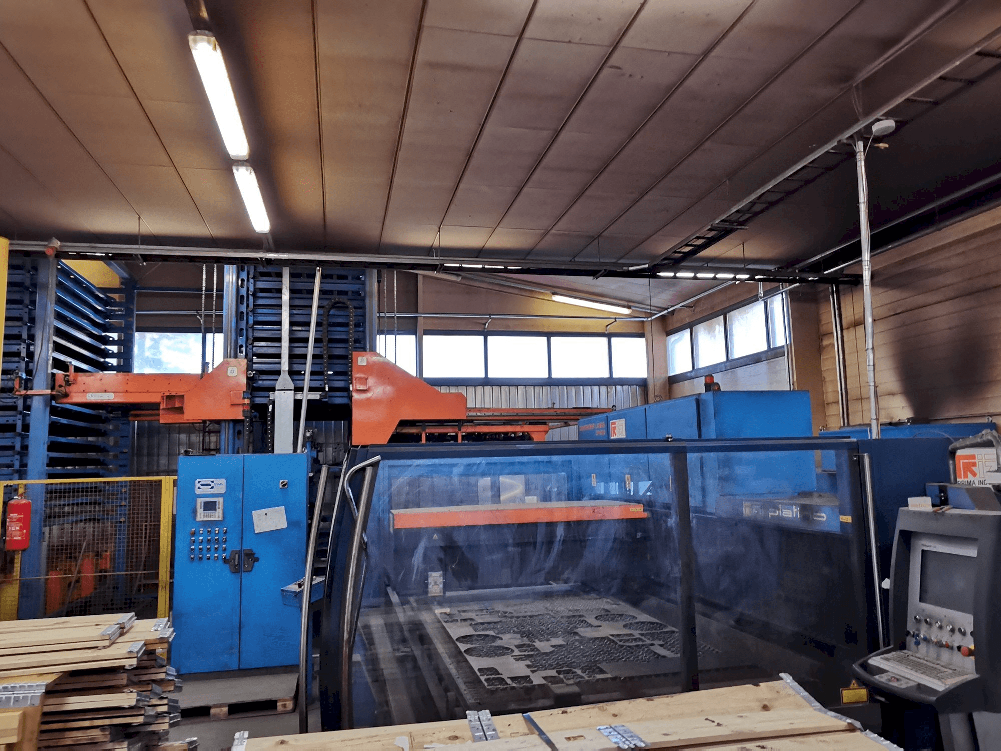 Vista frontale della macchina Prima Industrie Platino 1530