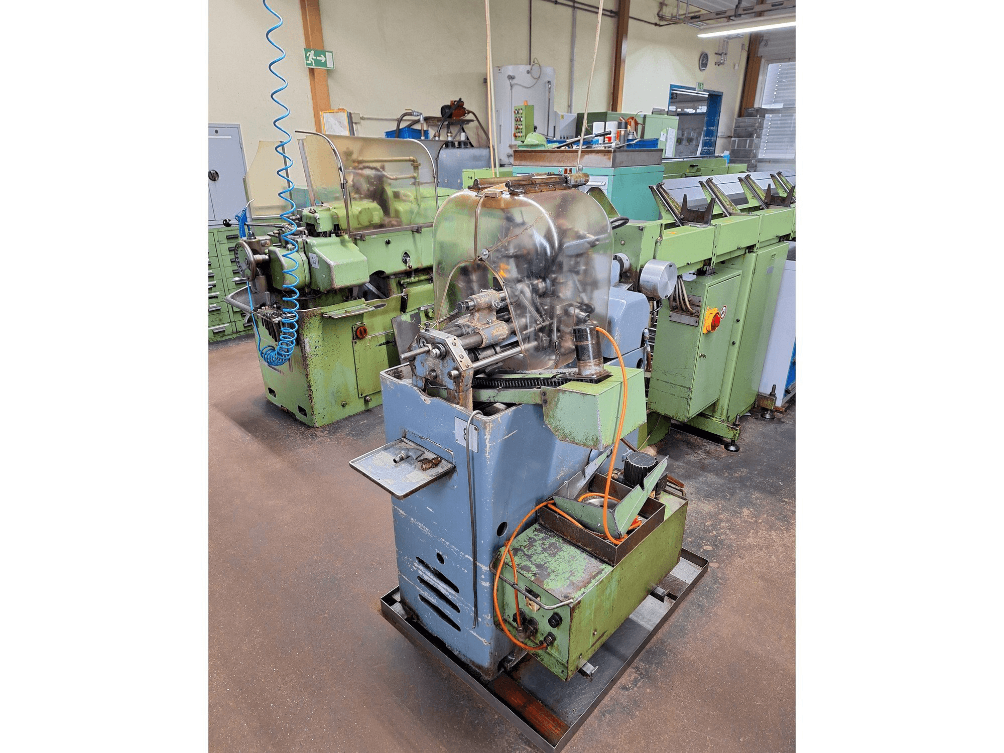 Vista laterale sinistra della macchina TRAUB A25