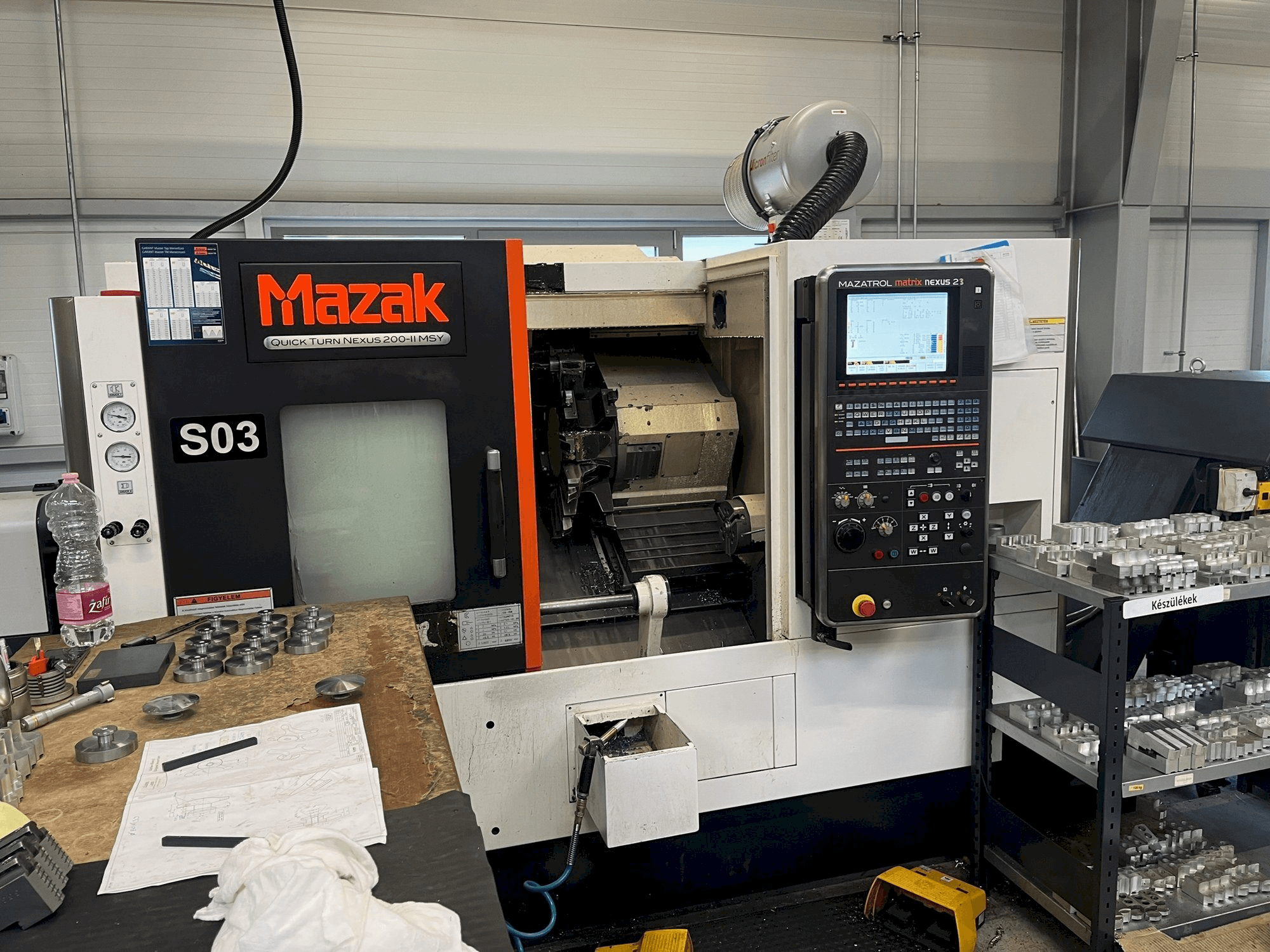 Vista frontale della macchina Mazak QTN200-MSY V6