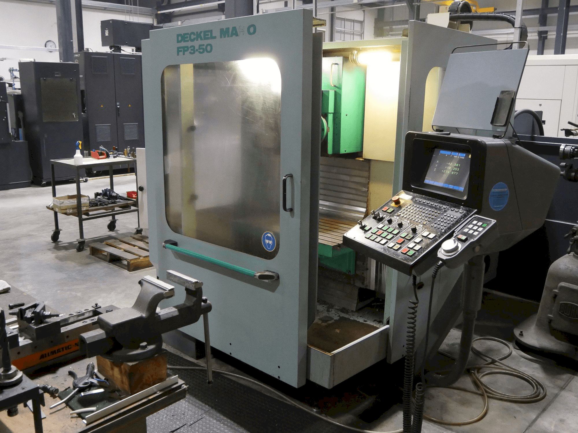 Vista frontale della macchina DECKEL Maho FP3-50