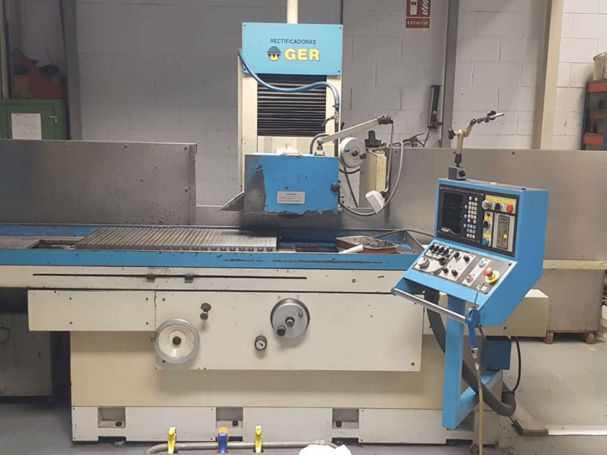 Vista frontale della macchina GER S-100/50