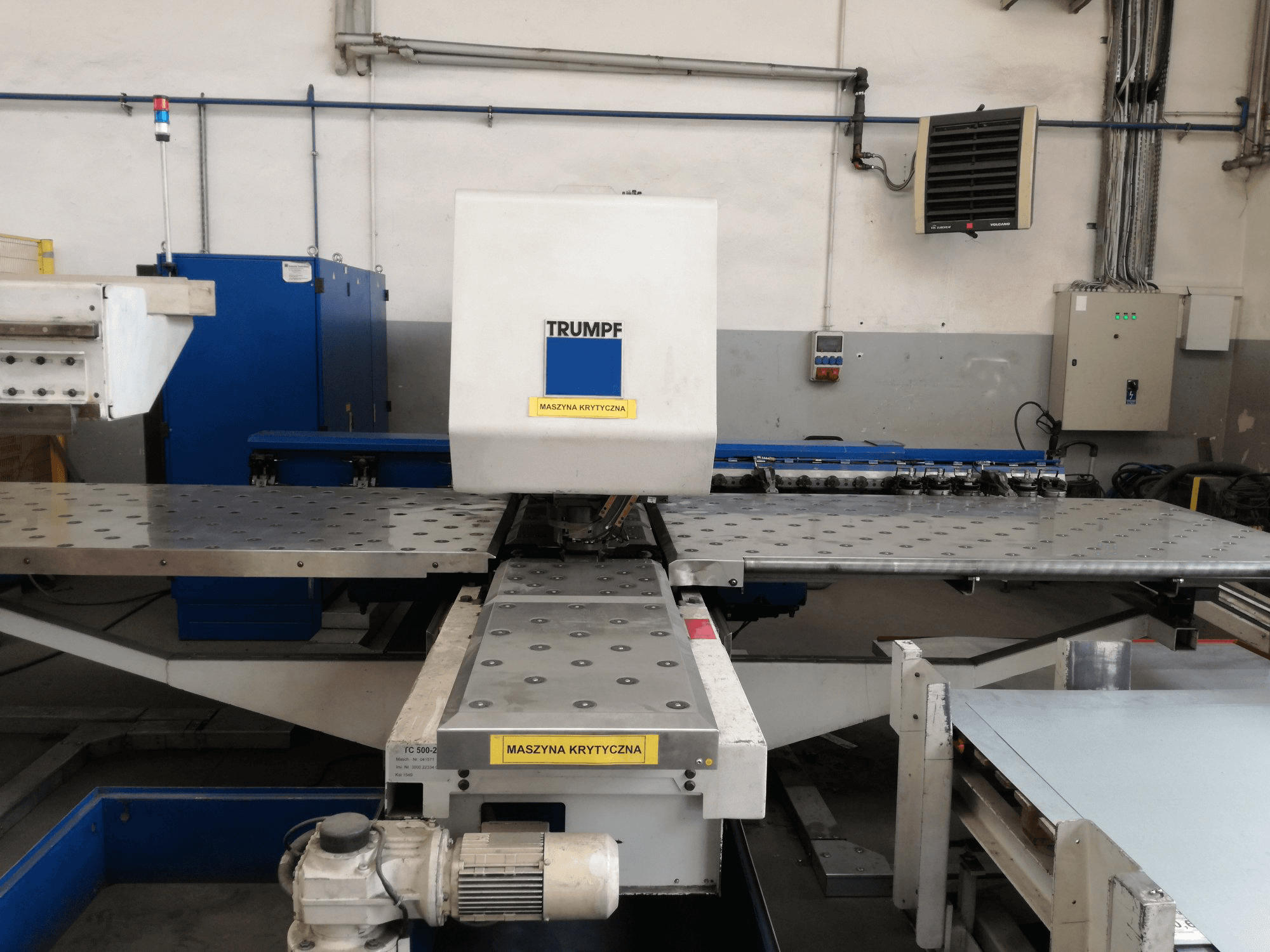 Vista frontale della macchina Trumpf Trumatic 500