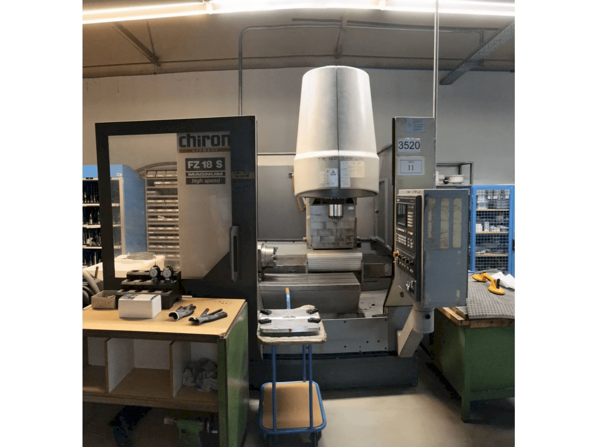 Vista frontale della macchina CHIRON FZ18