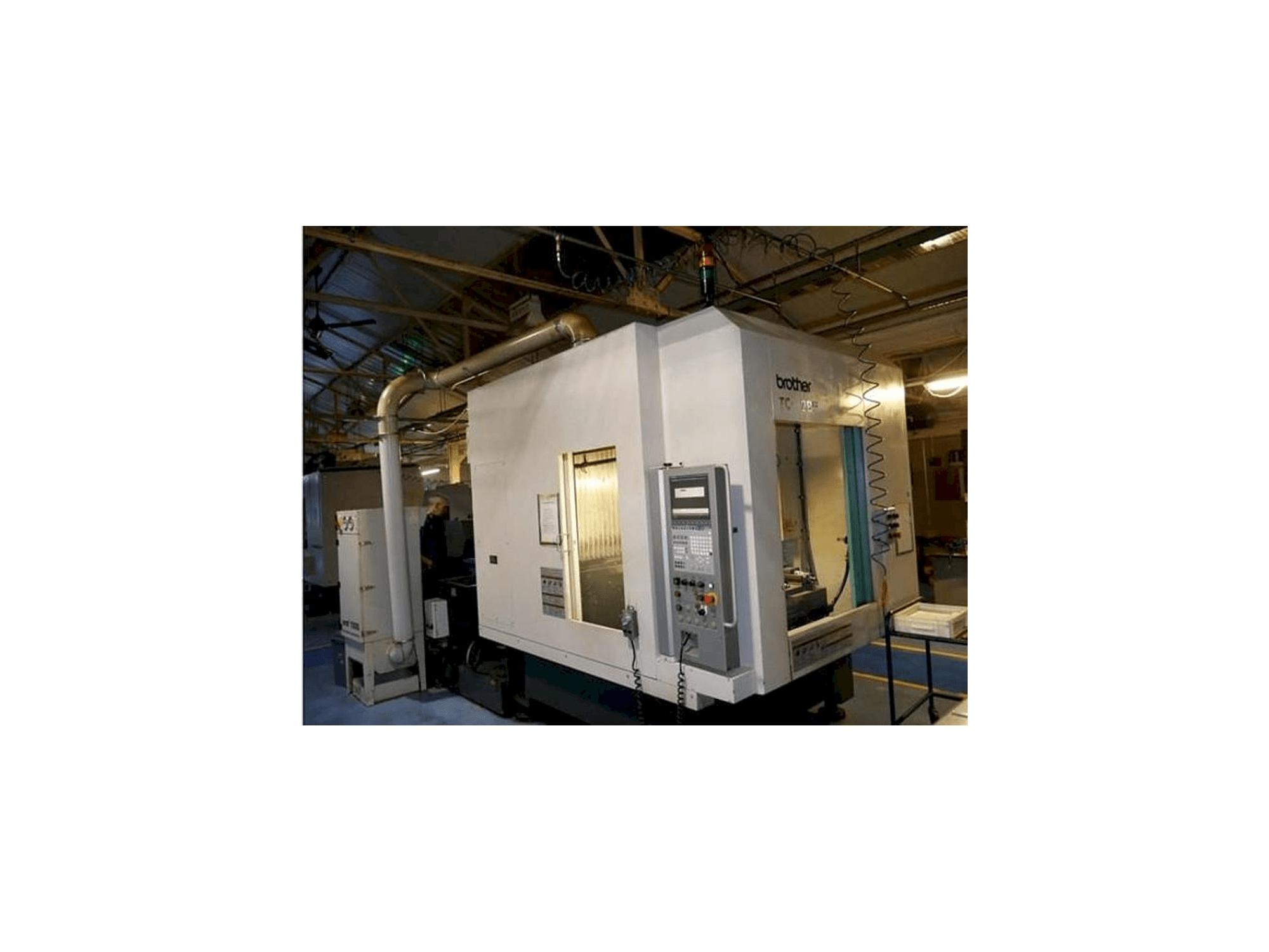 Vista frontale della macchina Brother TC-32 BN QT