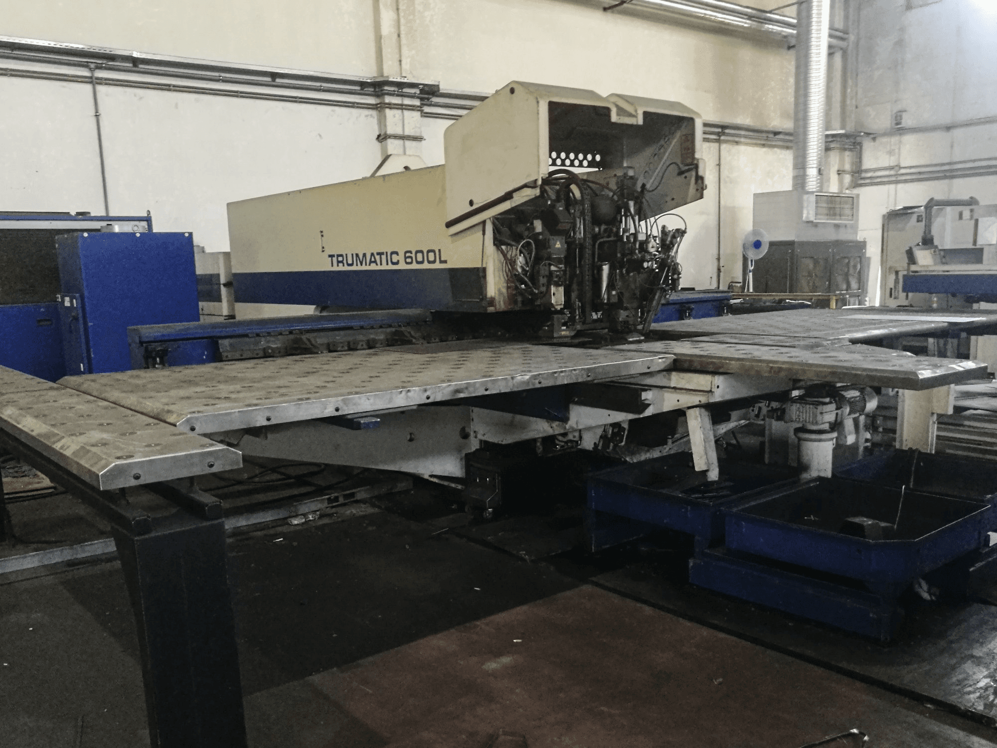 Vista lato sinistro della macchina Trumpf Trumatic 600L