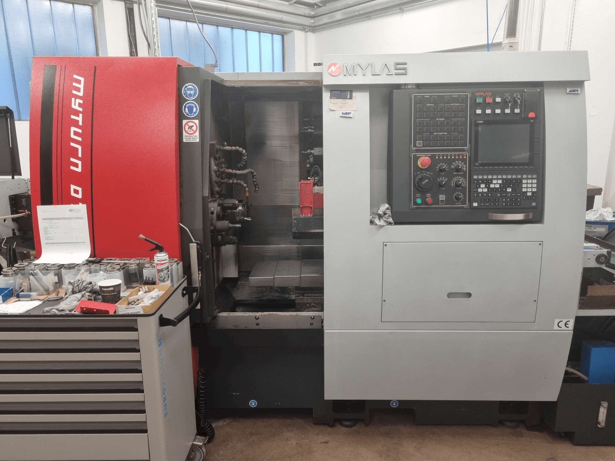 Vista frontale della macchina MYLAS DT52