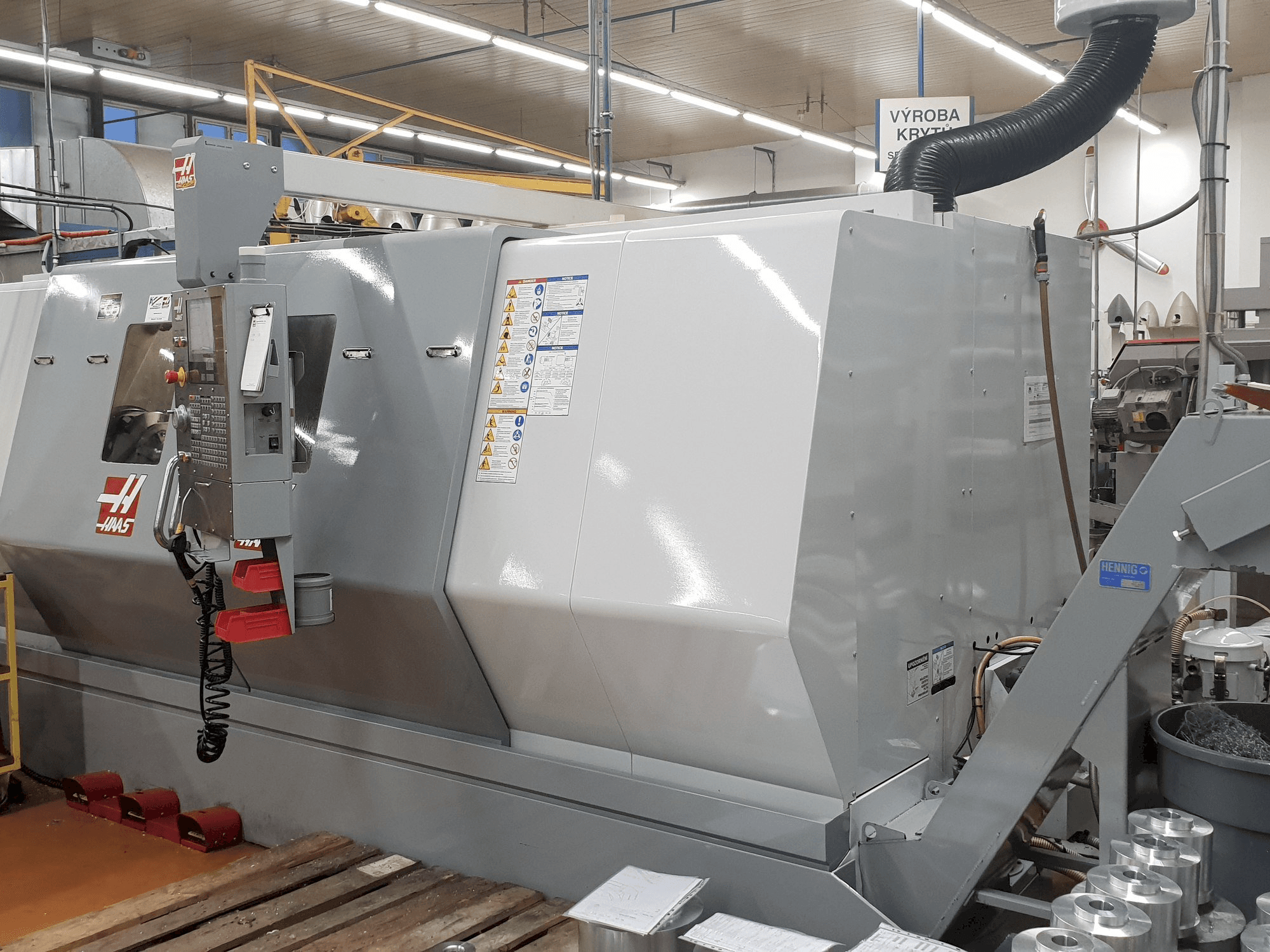 Vista lato destro della macchina HAAS SL-40