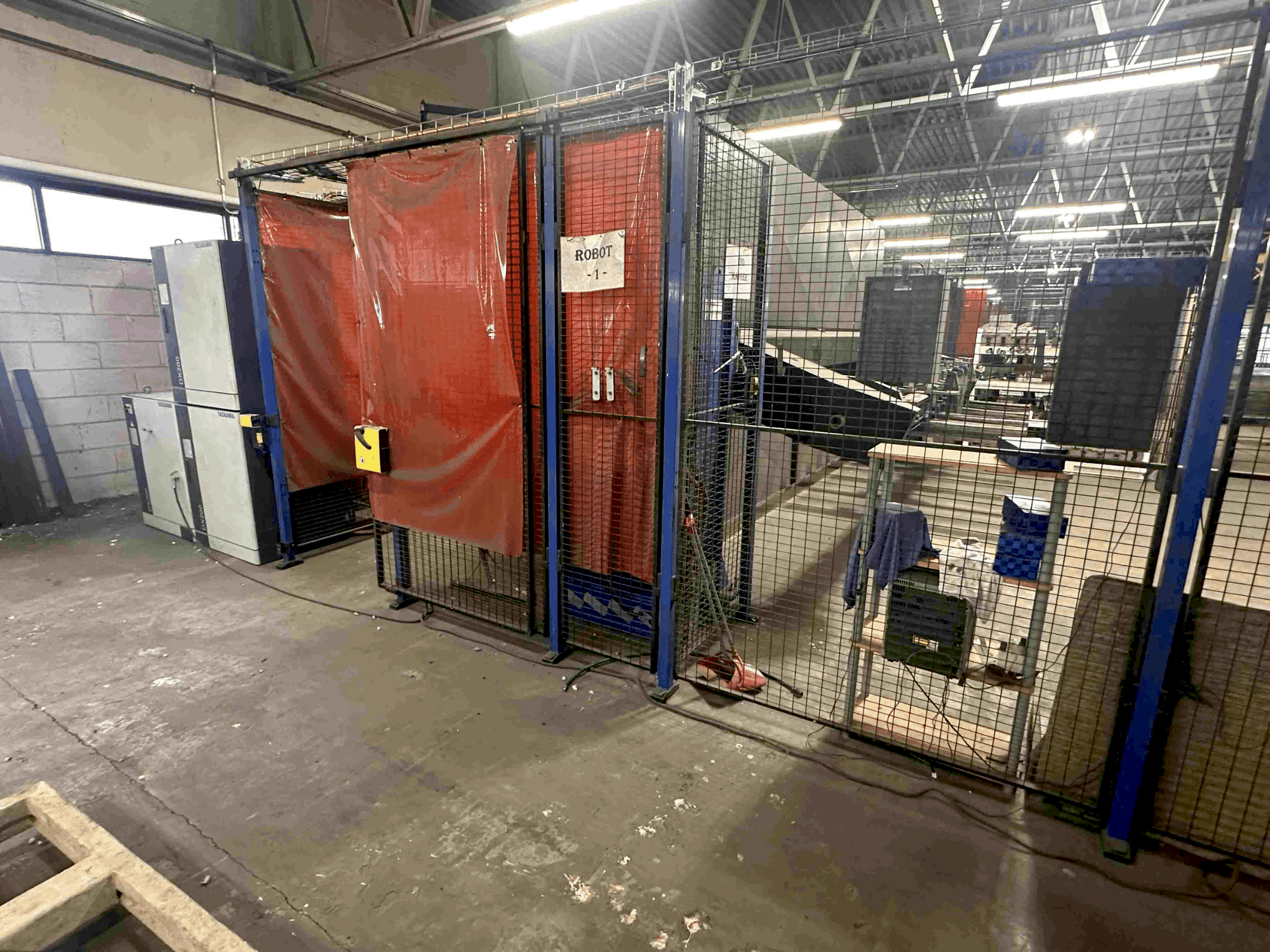 Vista frontale della macchina Yaskawa RM2-2000 S6D