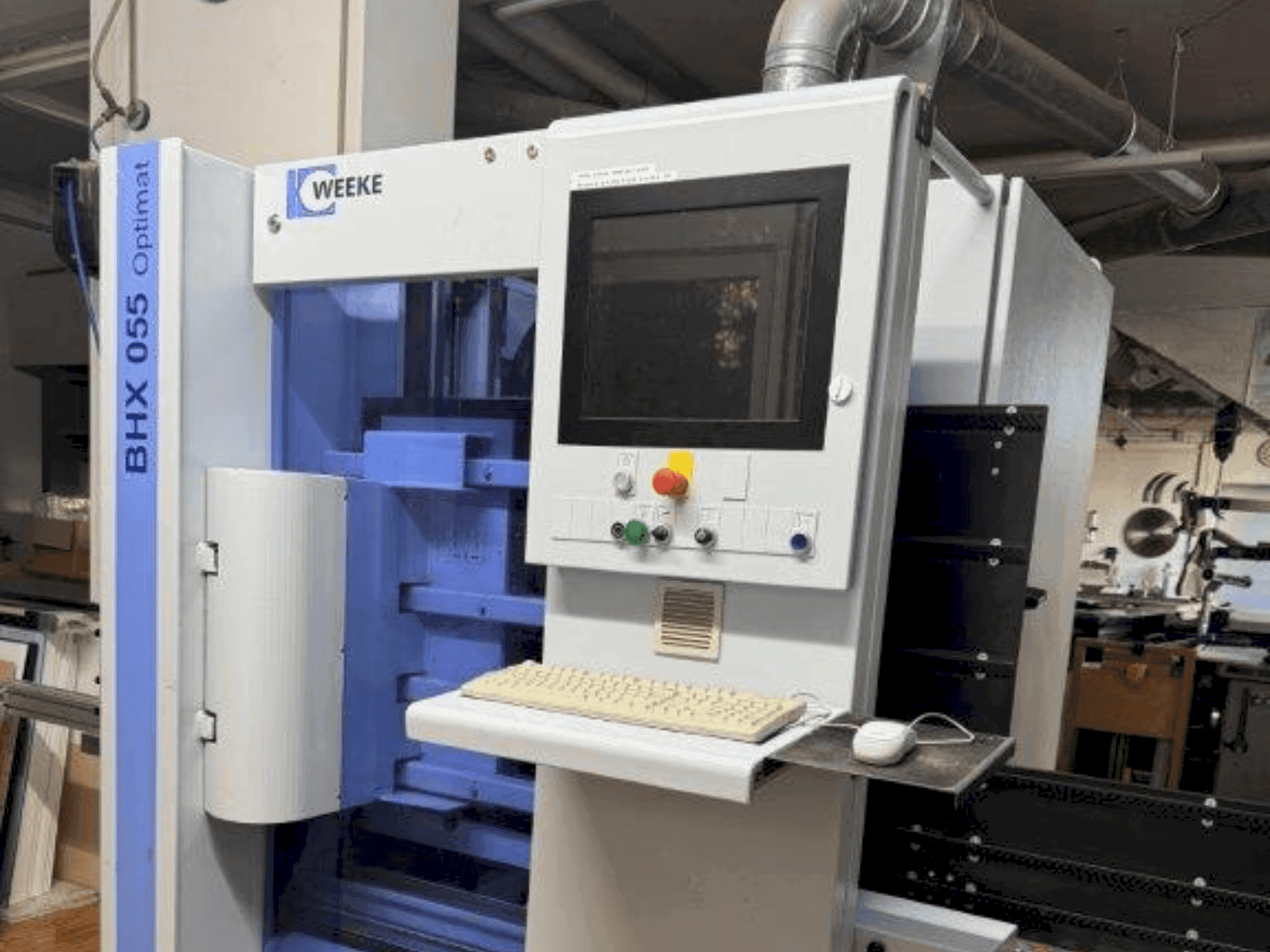 Vista frontale della macchina HOMAG WEEKE BHX 055