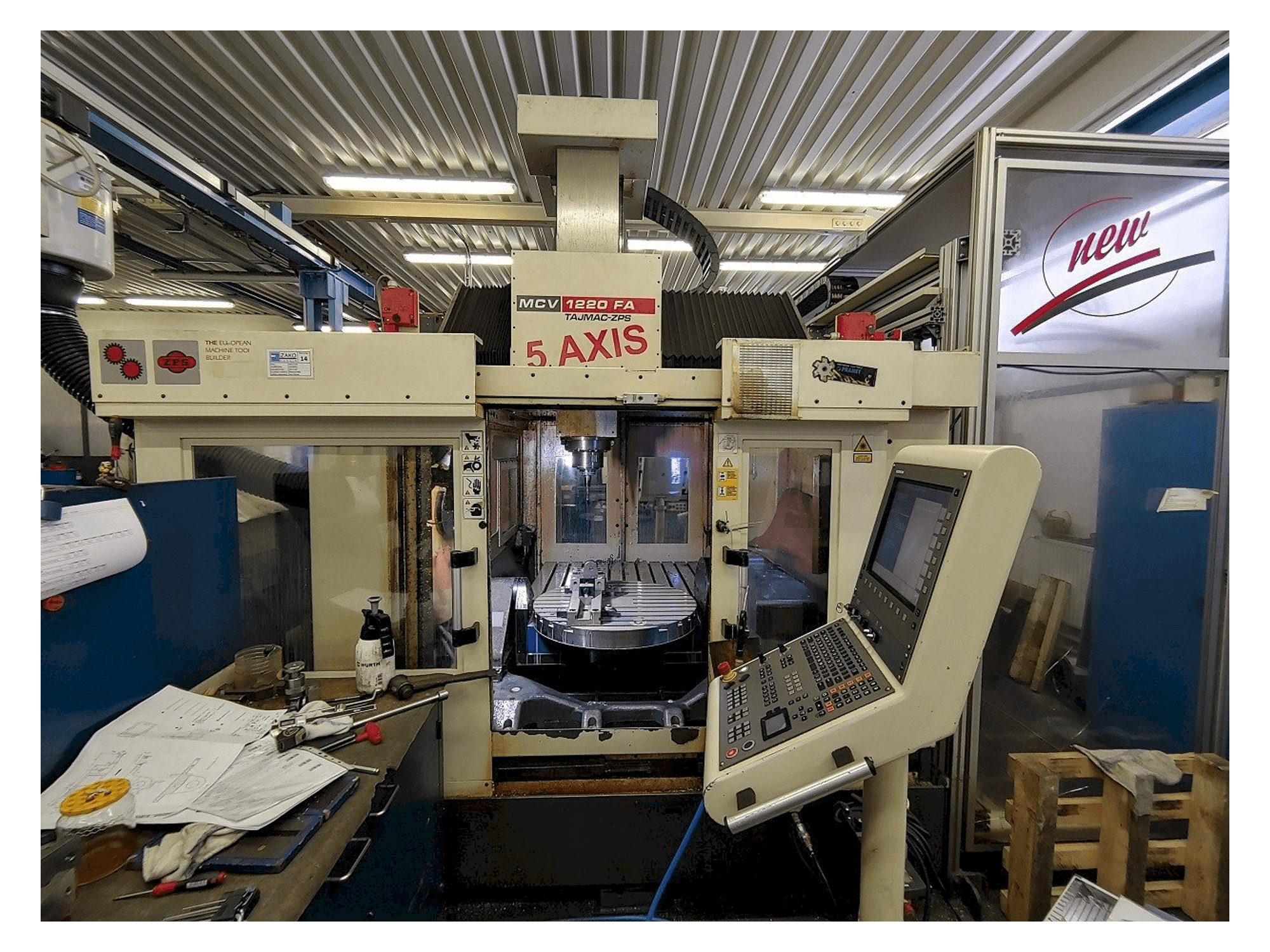 Vista frontale della macchina TAJMAC-ZPS MCV 1220