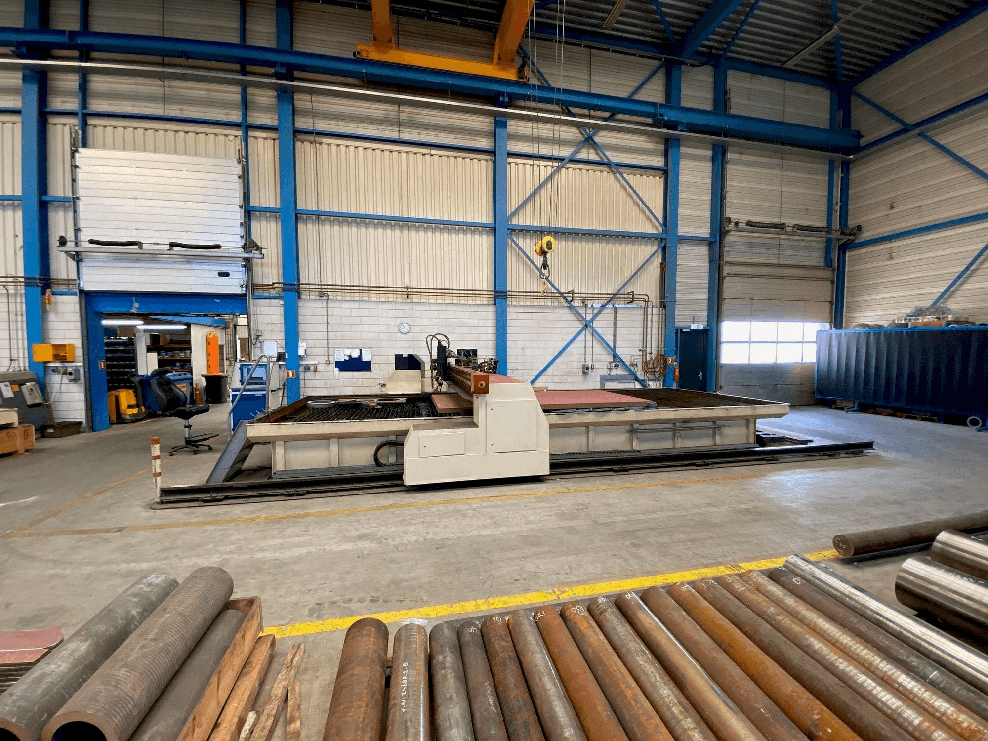 Vista frontale della macchina Stako type Magnum CNC
